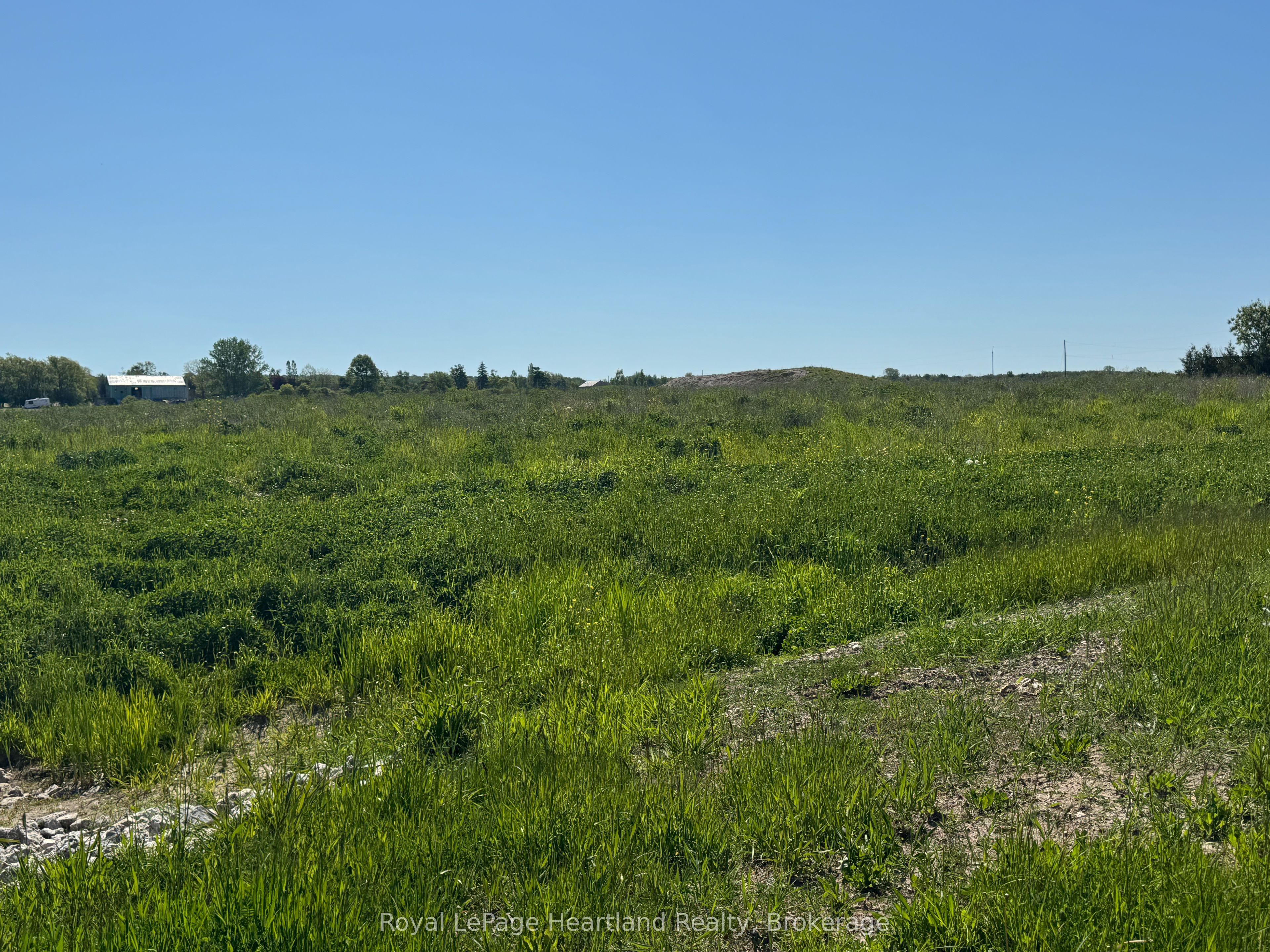 Part 7 Fullerview Drive Property Photo 8