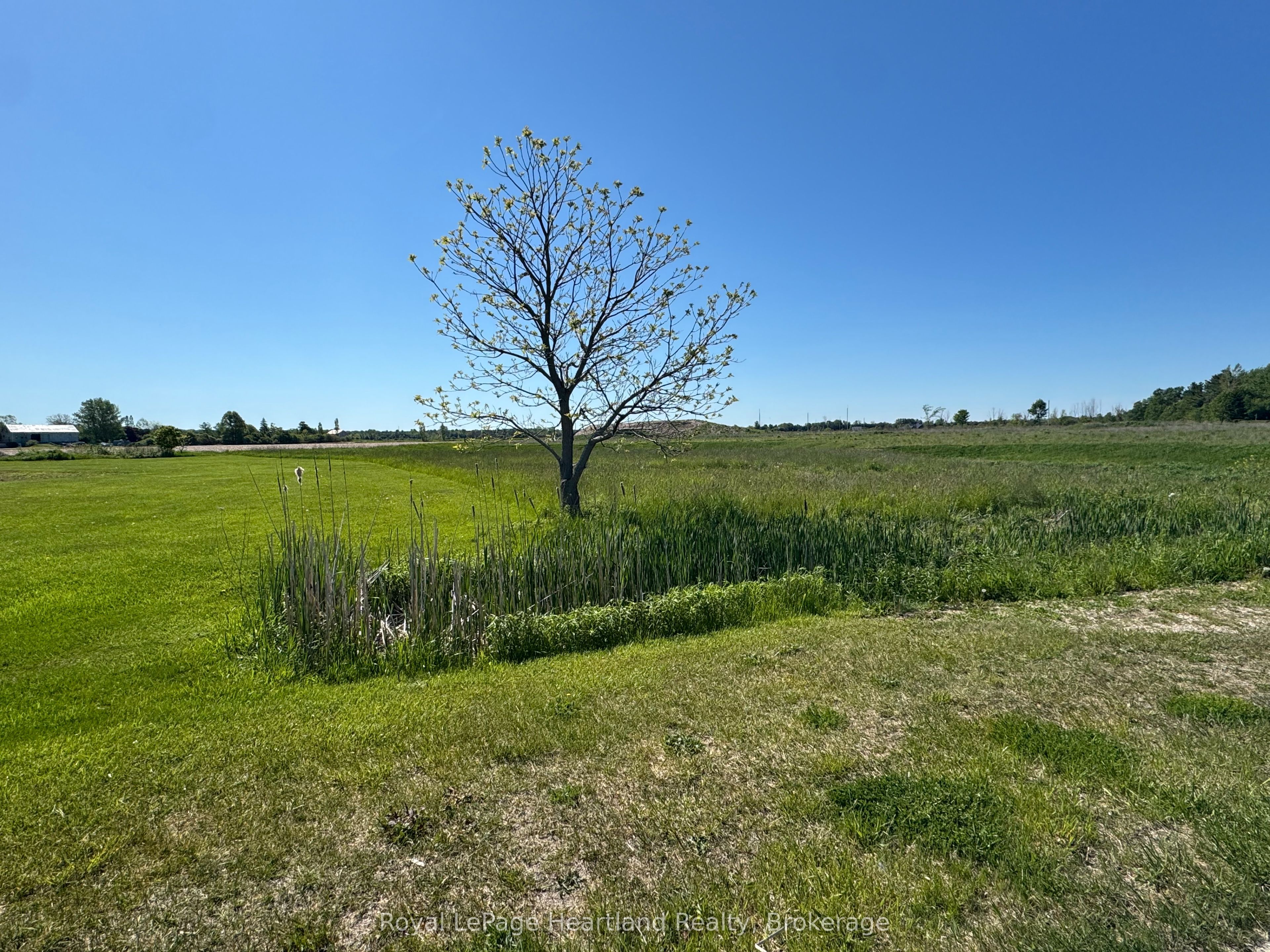 Part 8 Fullerview Circle Property Photo 3