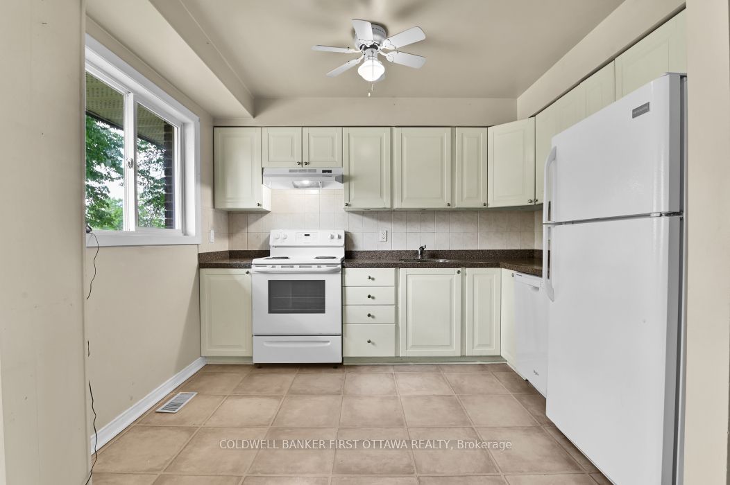 86f Seyton Drive Property Photo 6