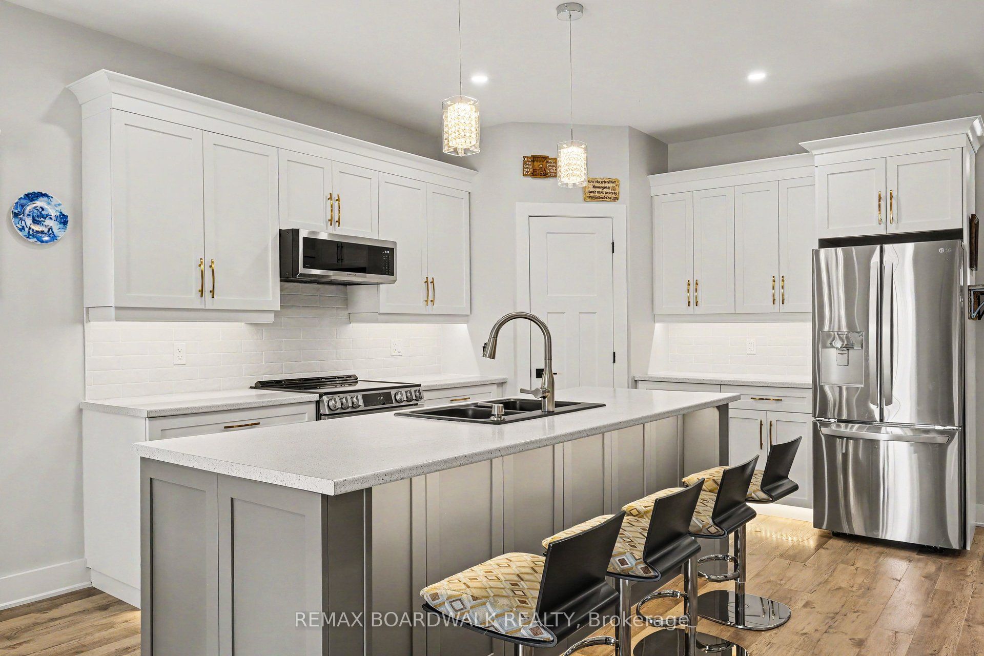 58 Adelaide Street Property Photo 6