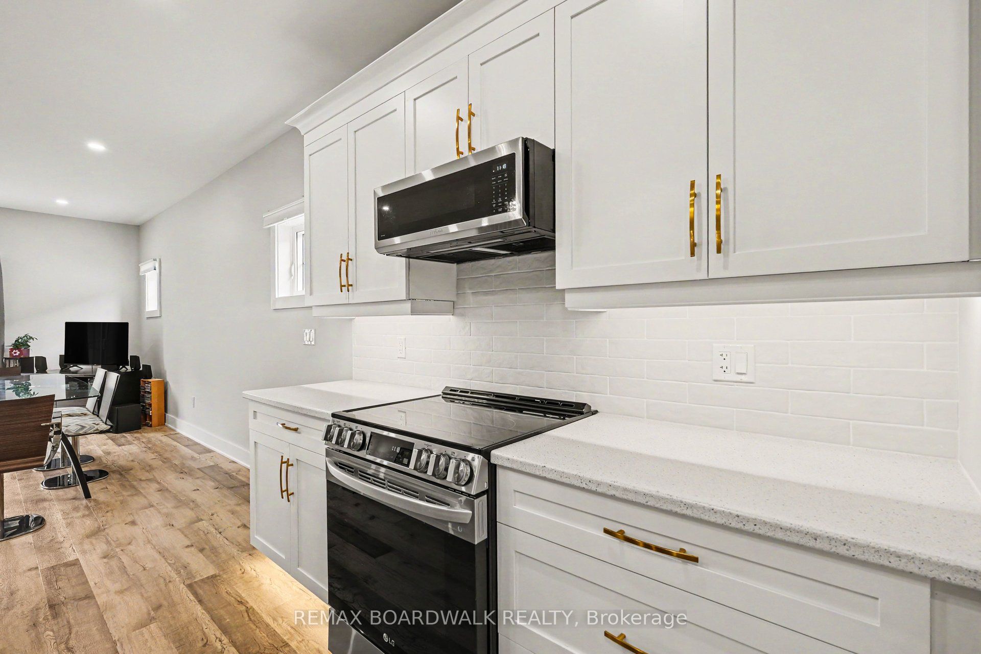 58 Adelaide Street Property Photo 8