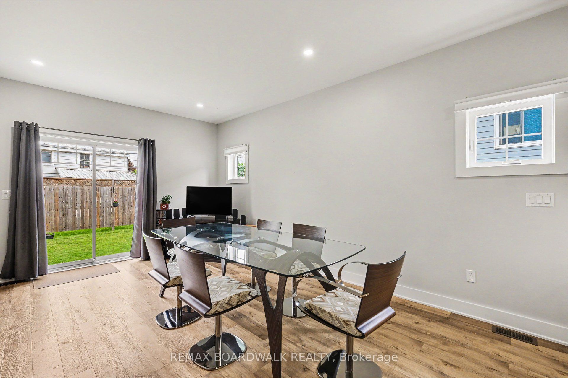58 Adelaide Street Property Photo 11
