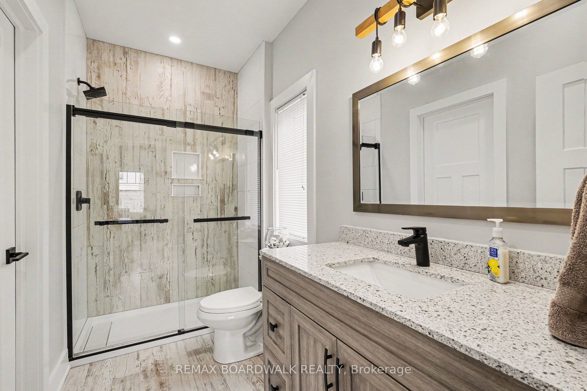58 Adelaide Street Property Photo 14