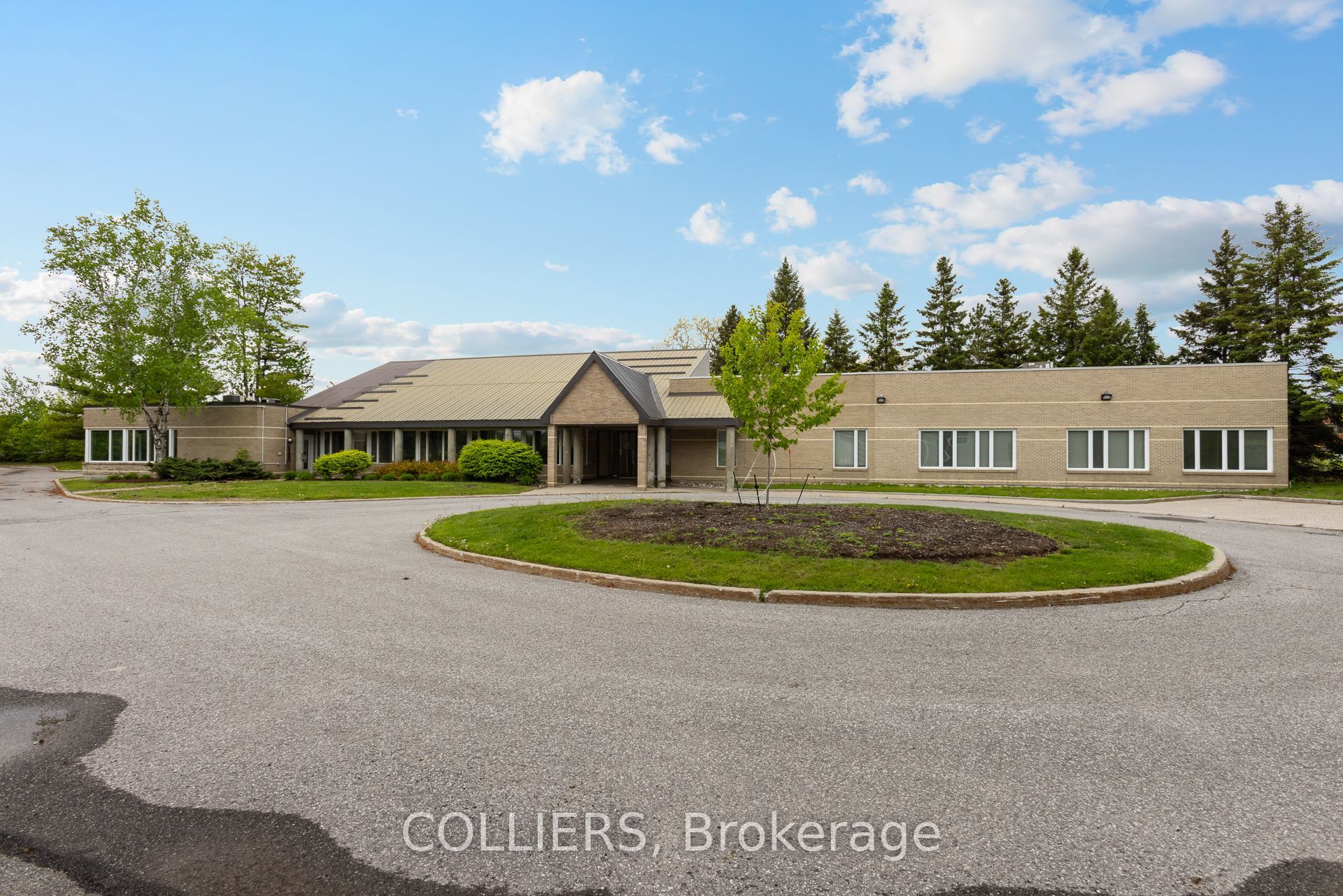 15 Auriga Drive Property Photo 1