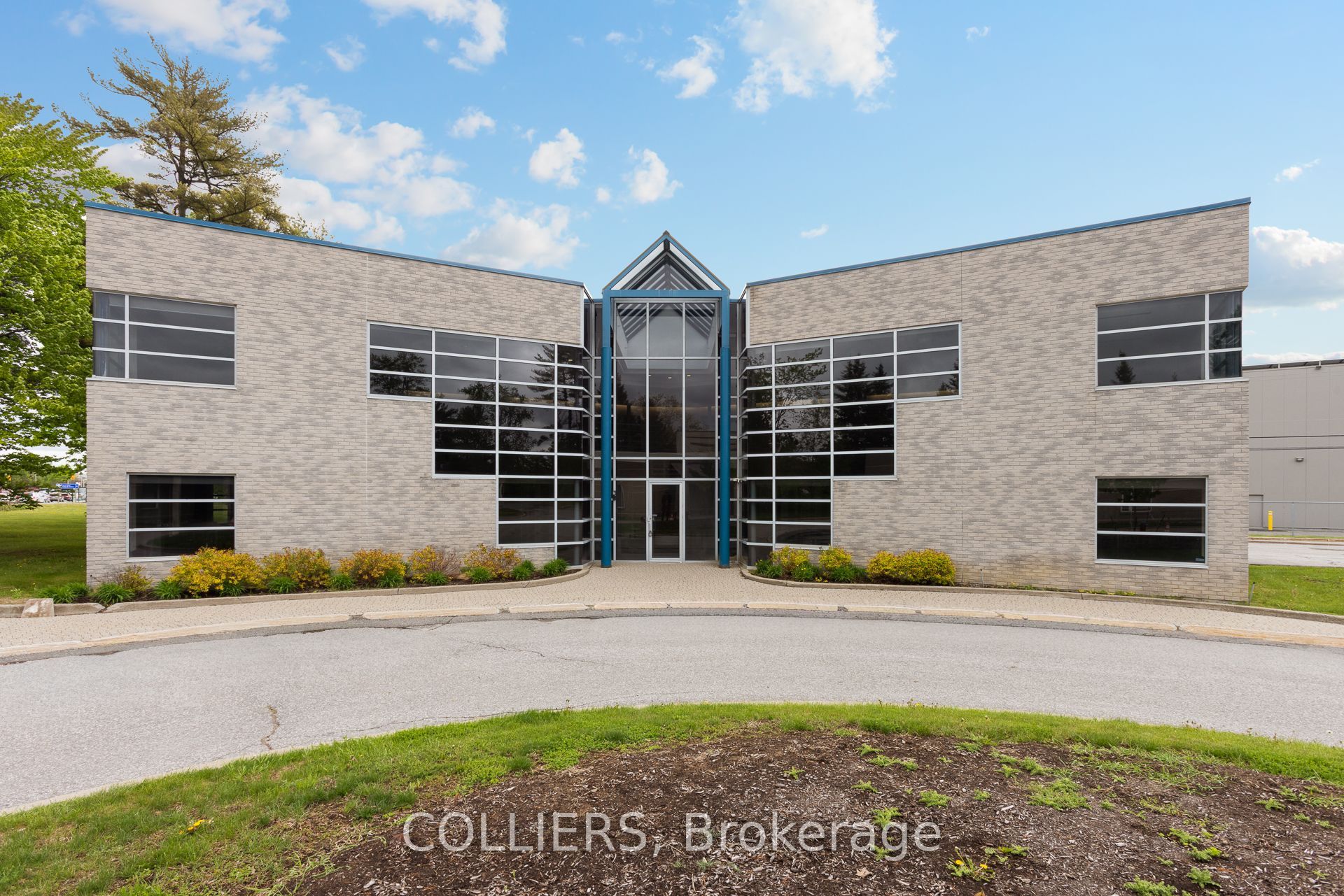 17 Auriga Drive Property Photo 1