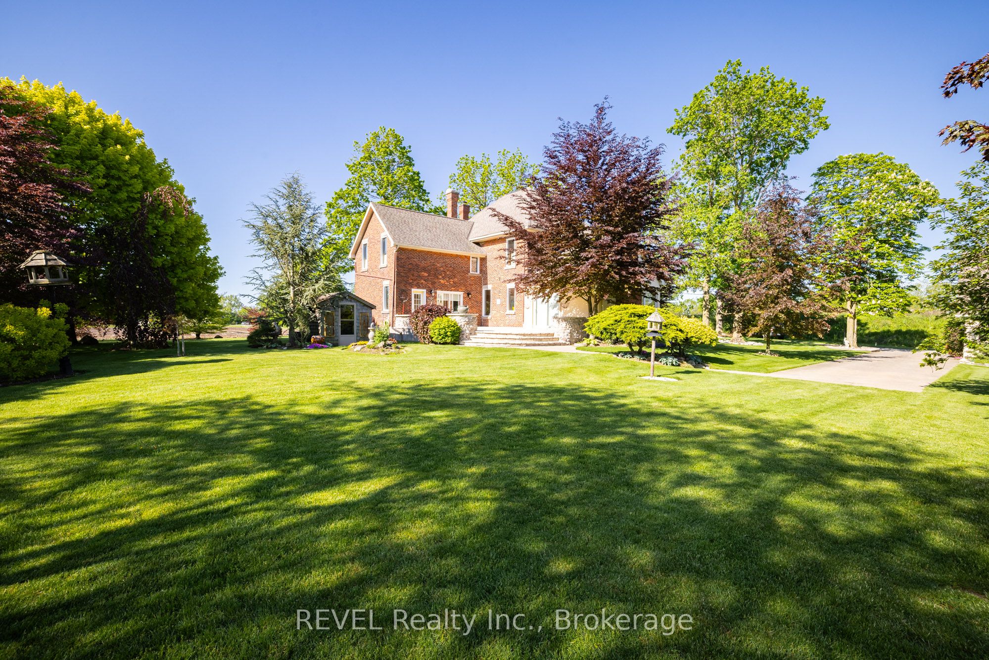458 Chippawa Road Property Photo 2