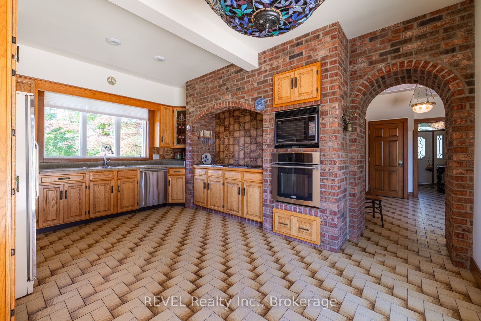 458 Chippawa Road Property Photo 10