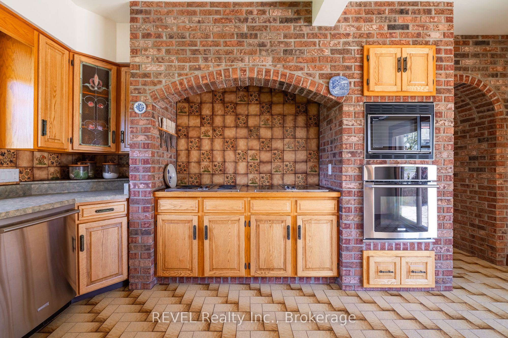 458 Chippawa Road Property Photo 12
