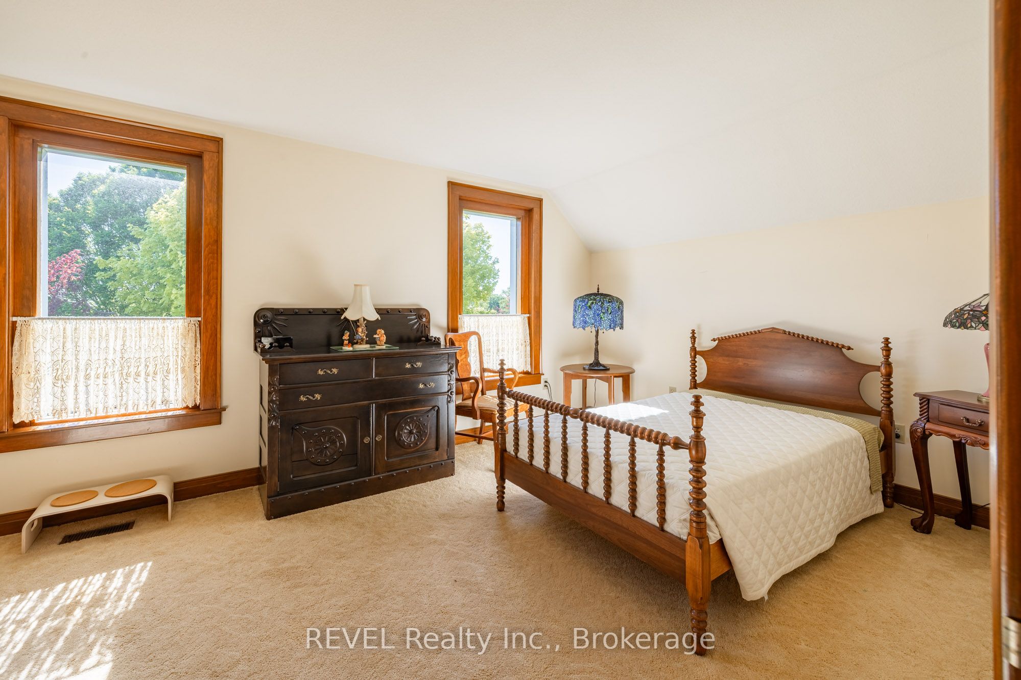 458 Chippawa Road Property Photo 23