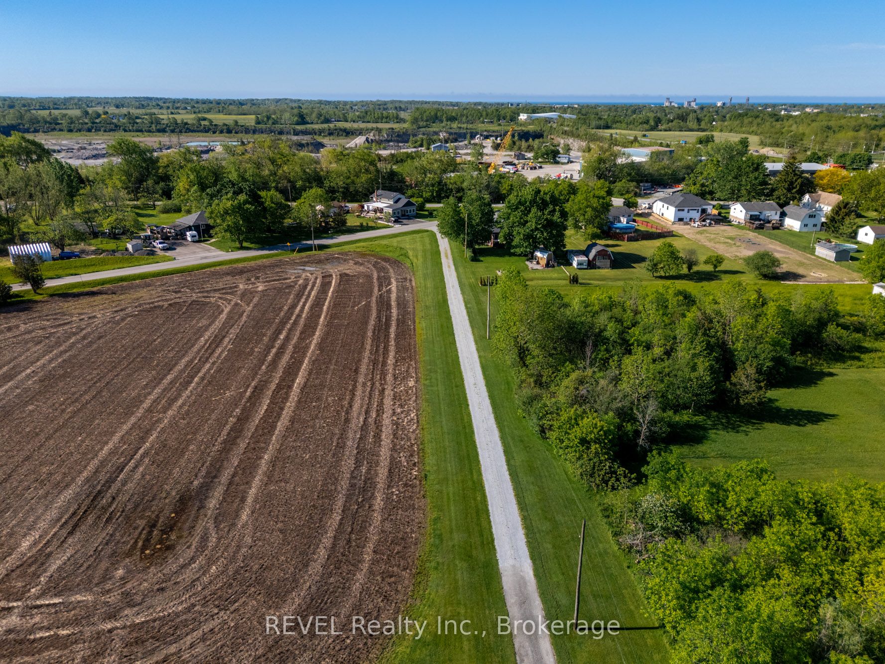 458 Chippawa Road Property Photo 32