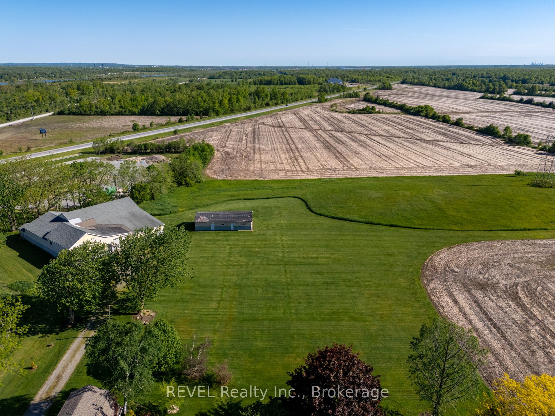 458 Chippawa Road Property Photo 38