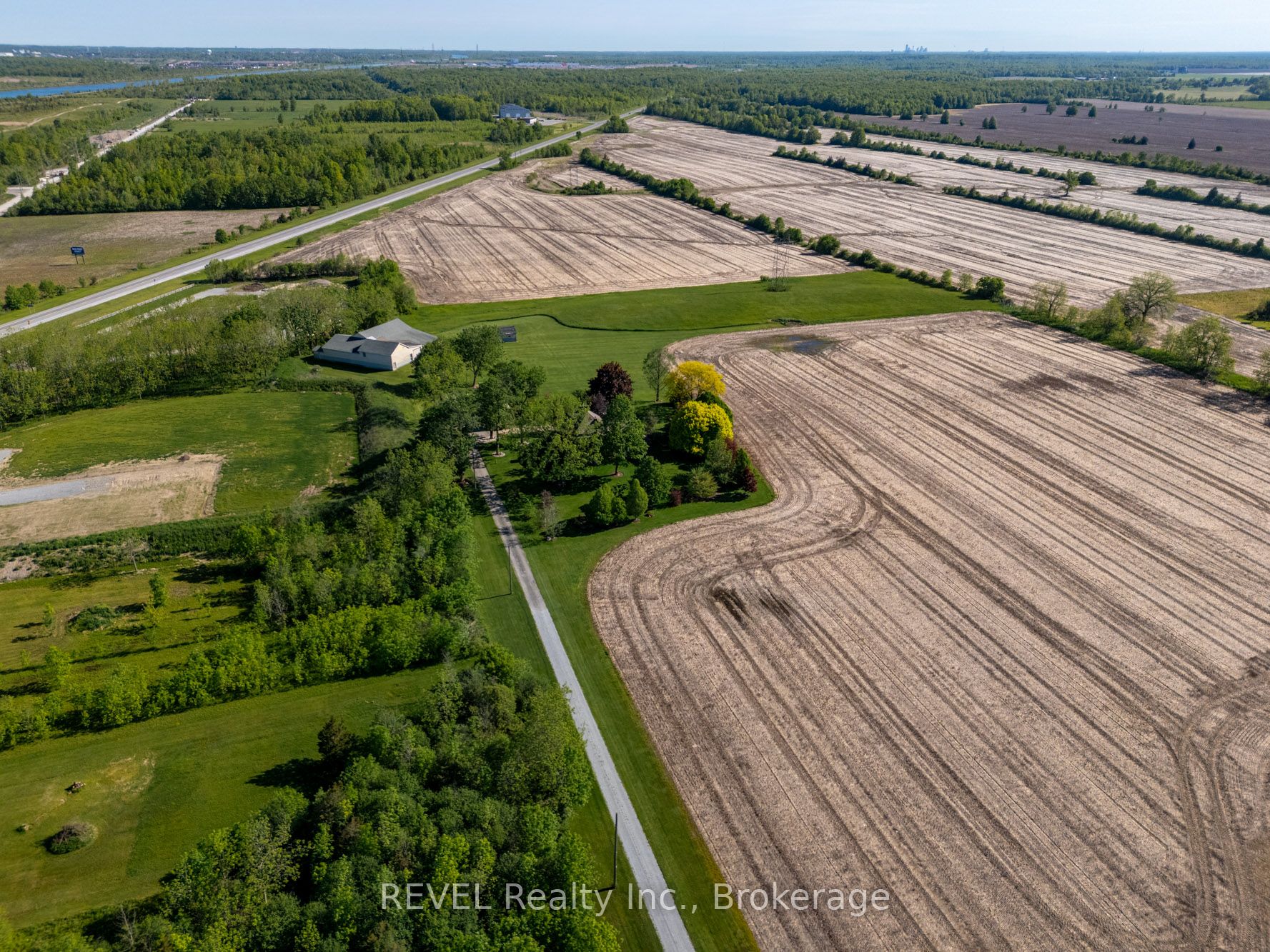 458 Chippawa Road Property Photo 39