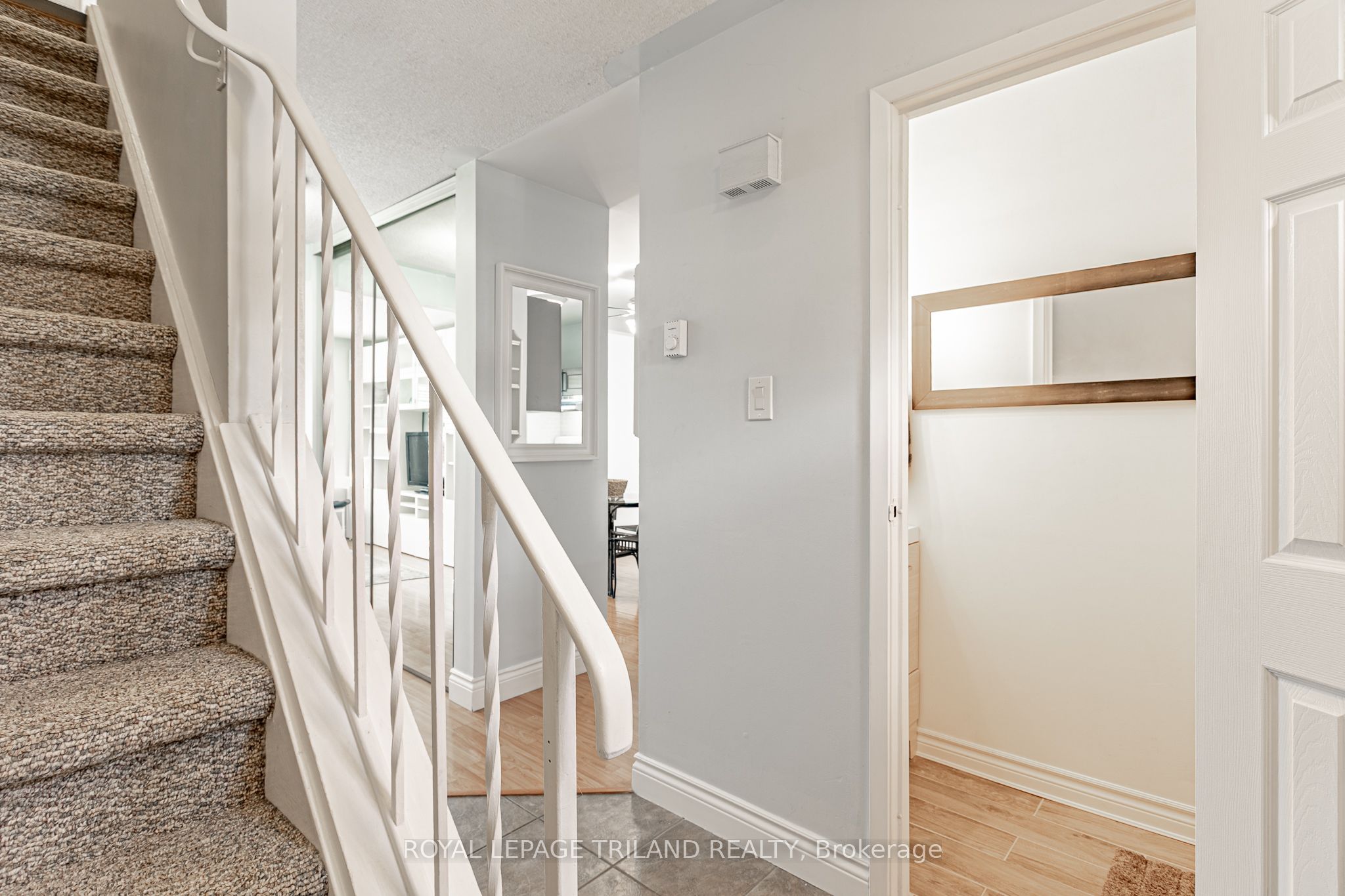 166 Southdale Road W 140 Property Photo 7