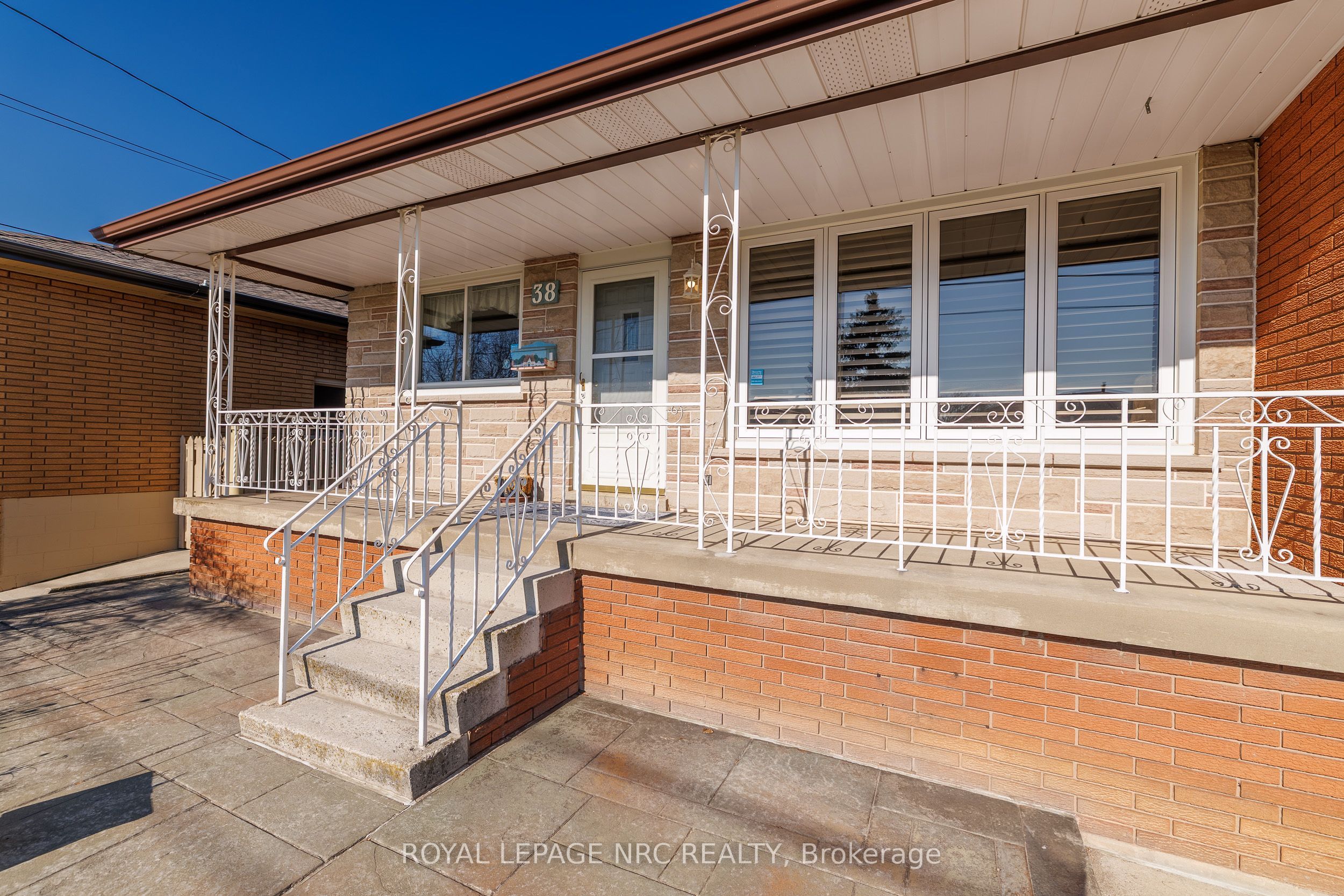 38 Rivercrest Road