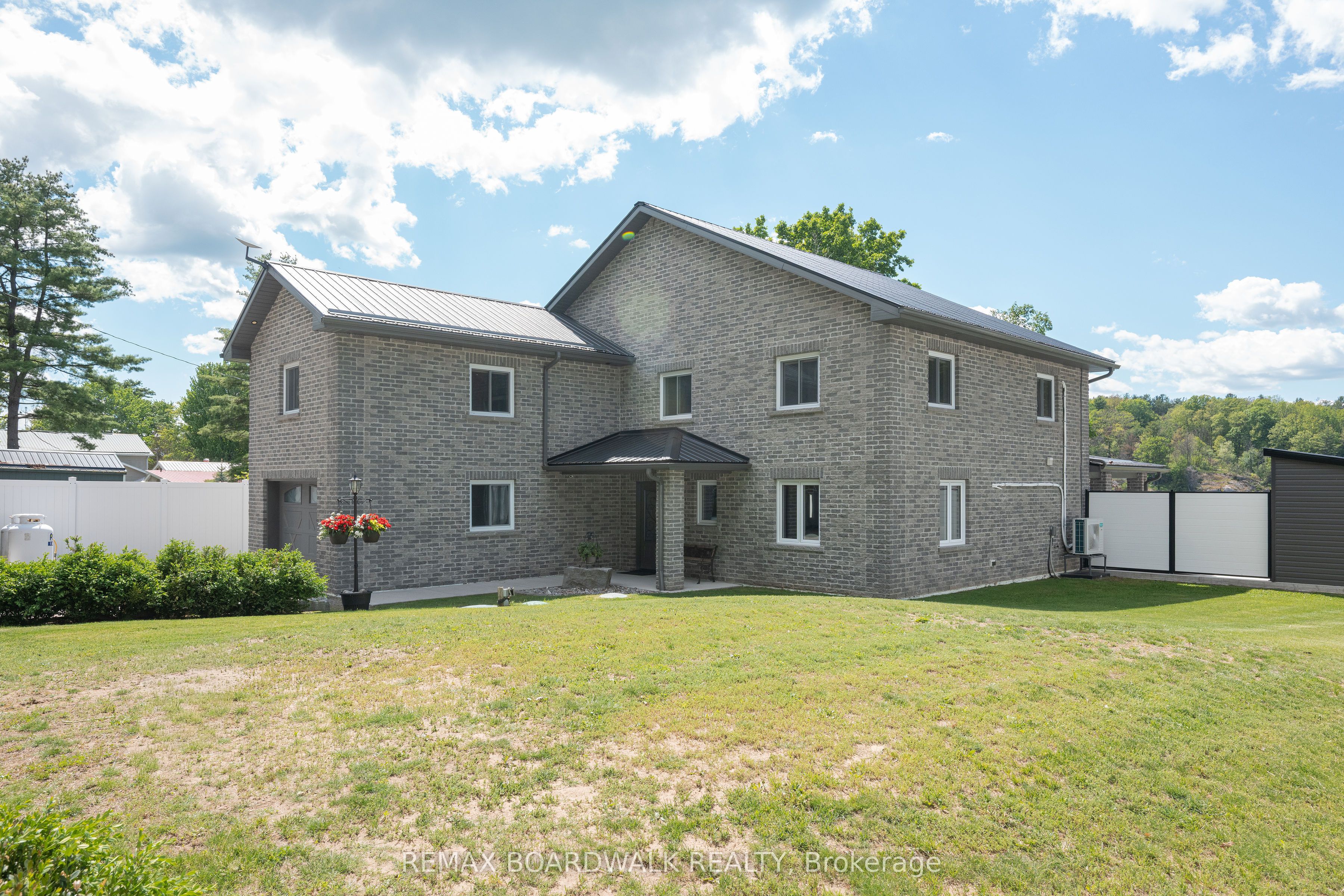 50 Kerry Forest Drive Property Photo 11