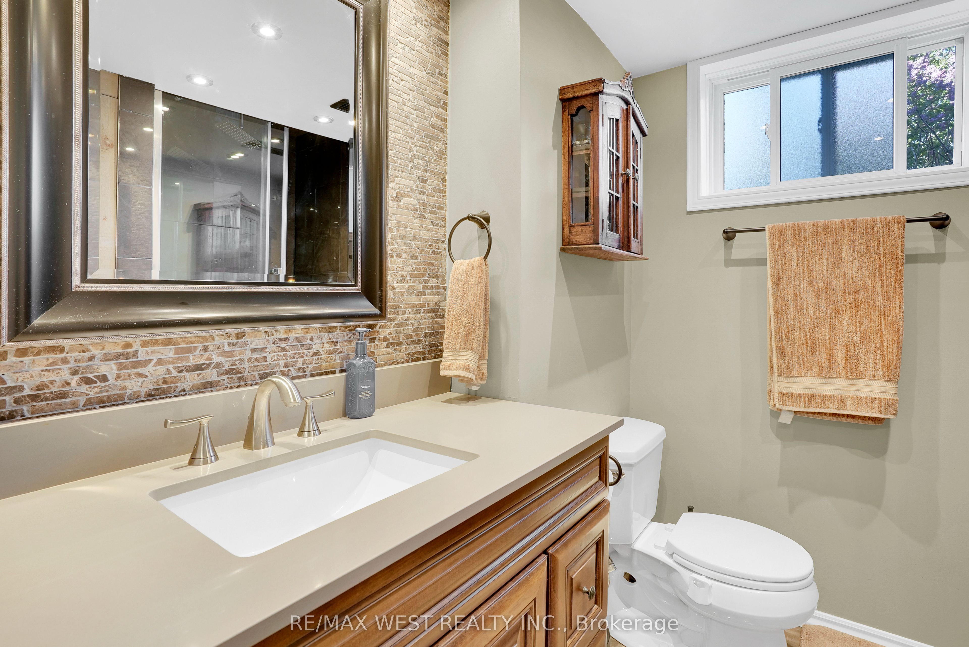 23 Mckibbon Avenue Property Photo 13