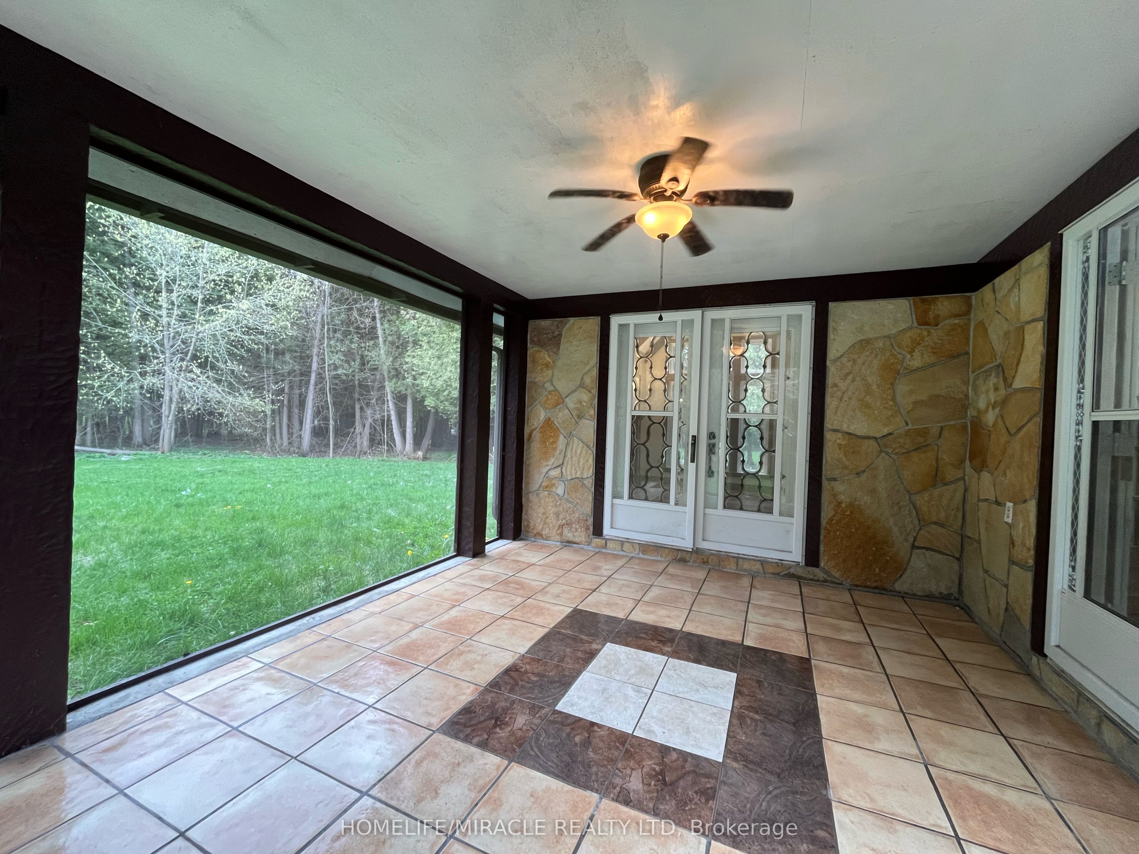 1929 8th Line Road Property Photo 27