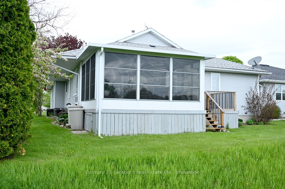 18 Cretney Drive S Property Photo 7