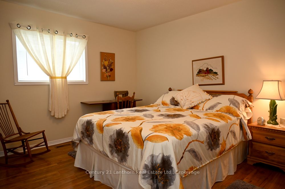 18 Cretney Drive S Property Photo 14