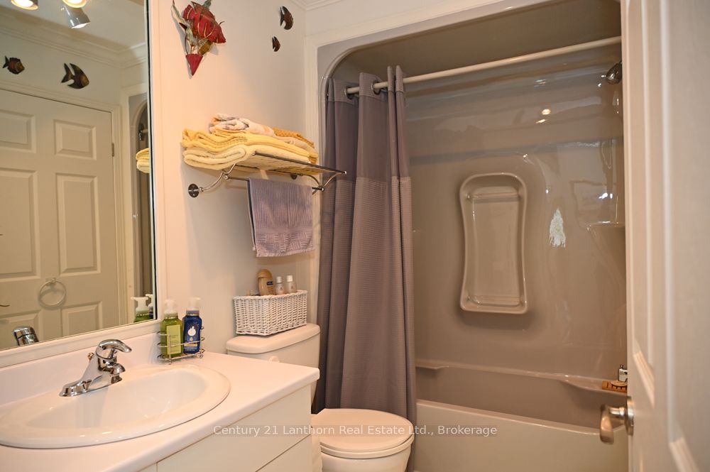 18 Cretney Drive S Property Photo 16