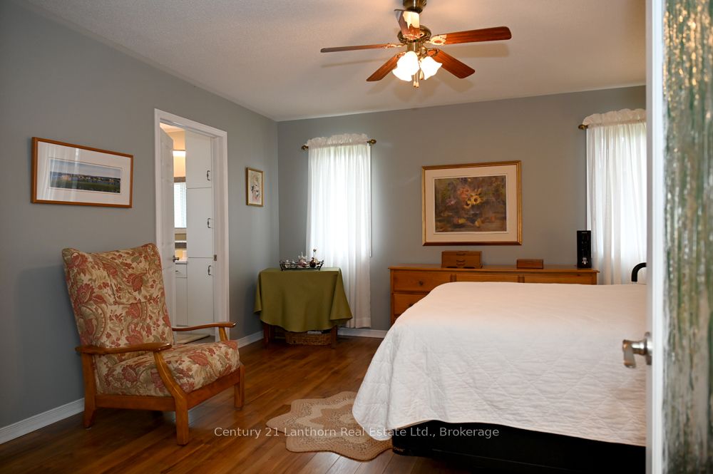 18 Cretney Drive S Property Photo 18