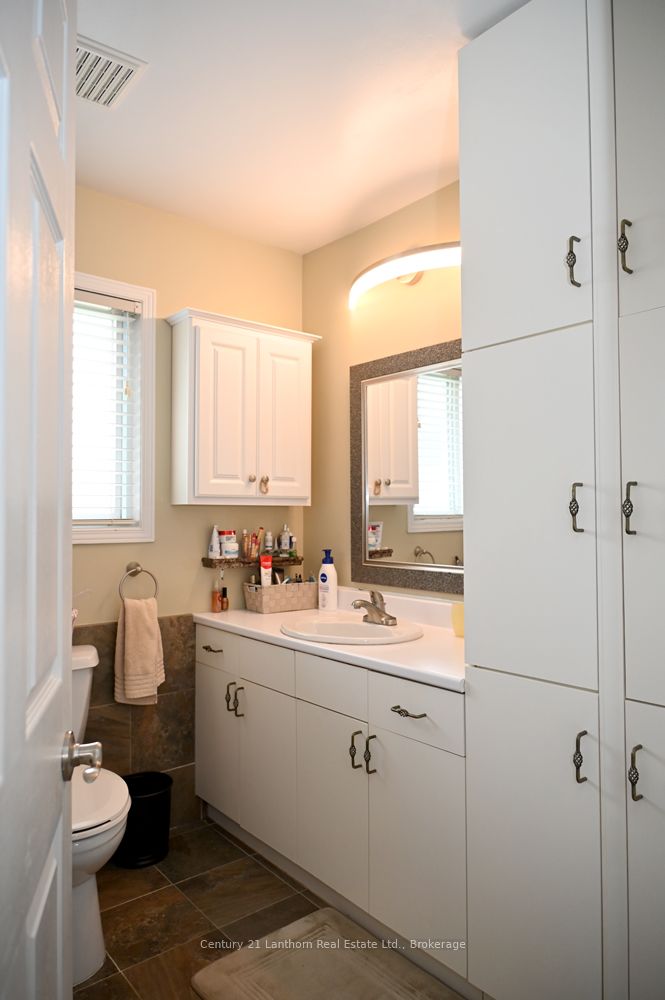 18 Cretney Drive S Property Photo 21
