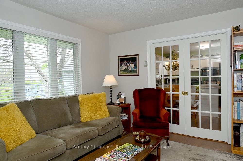 18 Cretney Drive S Property Photo 23