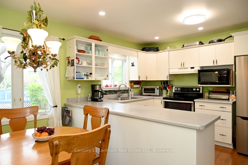 18 Cretney Drive S Property Photo 27