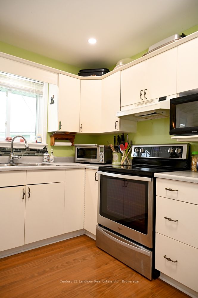18 Cretney Drive S Property Photo 28