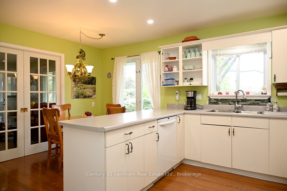 18 Cretney Drive S Property Photo 31