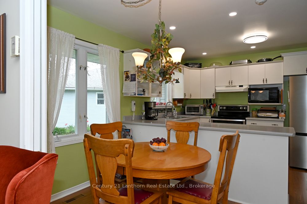 18 Cretney Drive S Property Photo 33