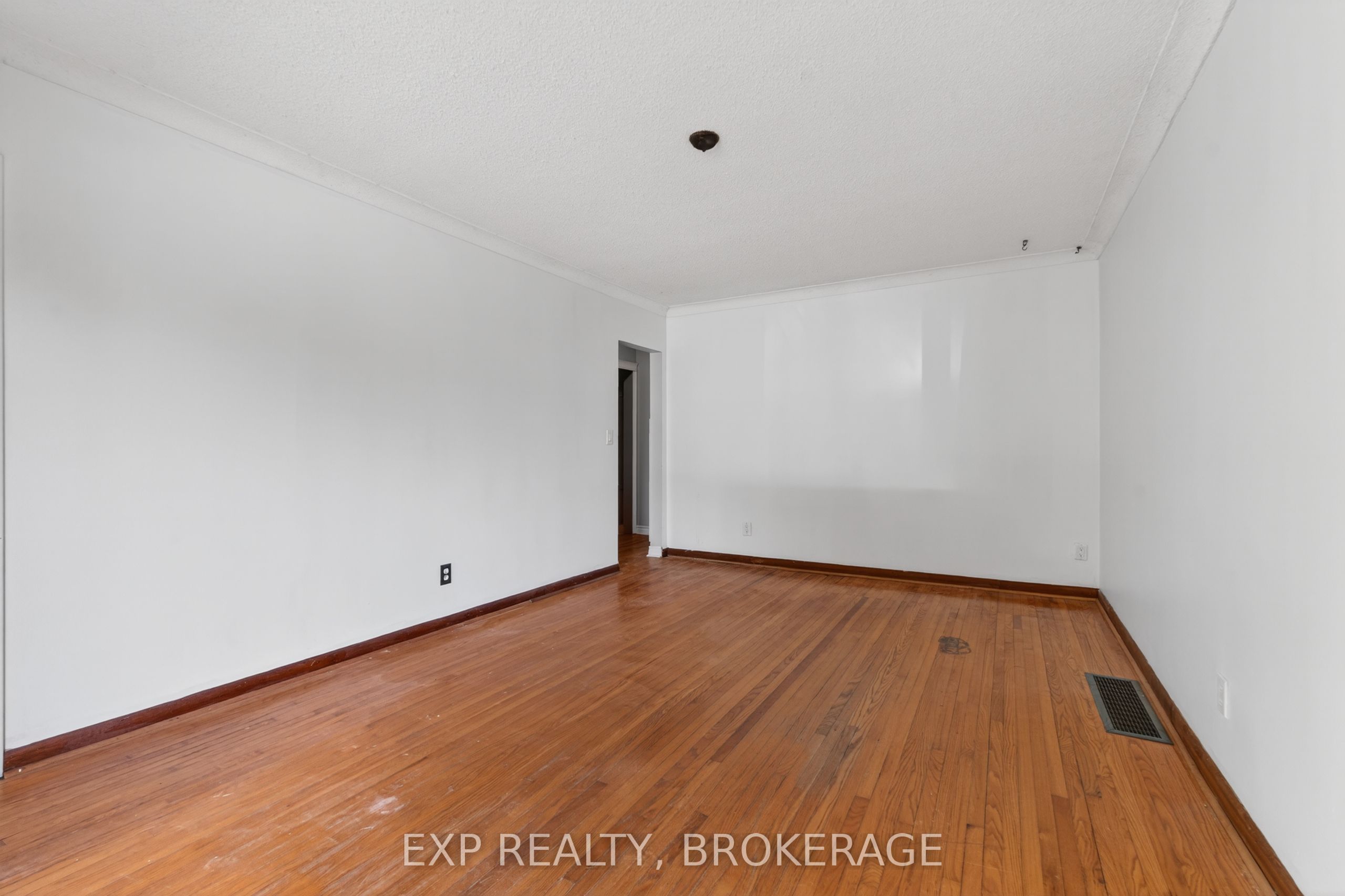 340 Palace Road Property Photo 5
