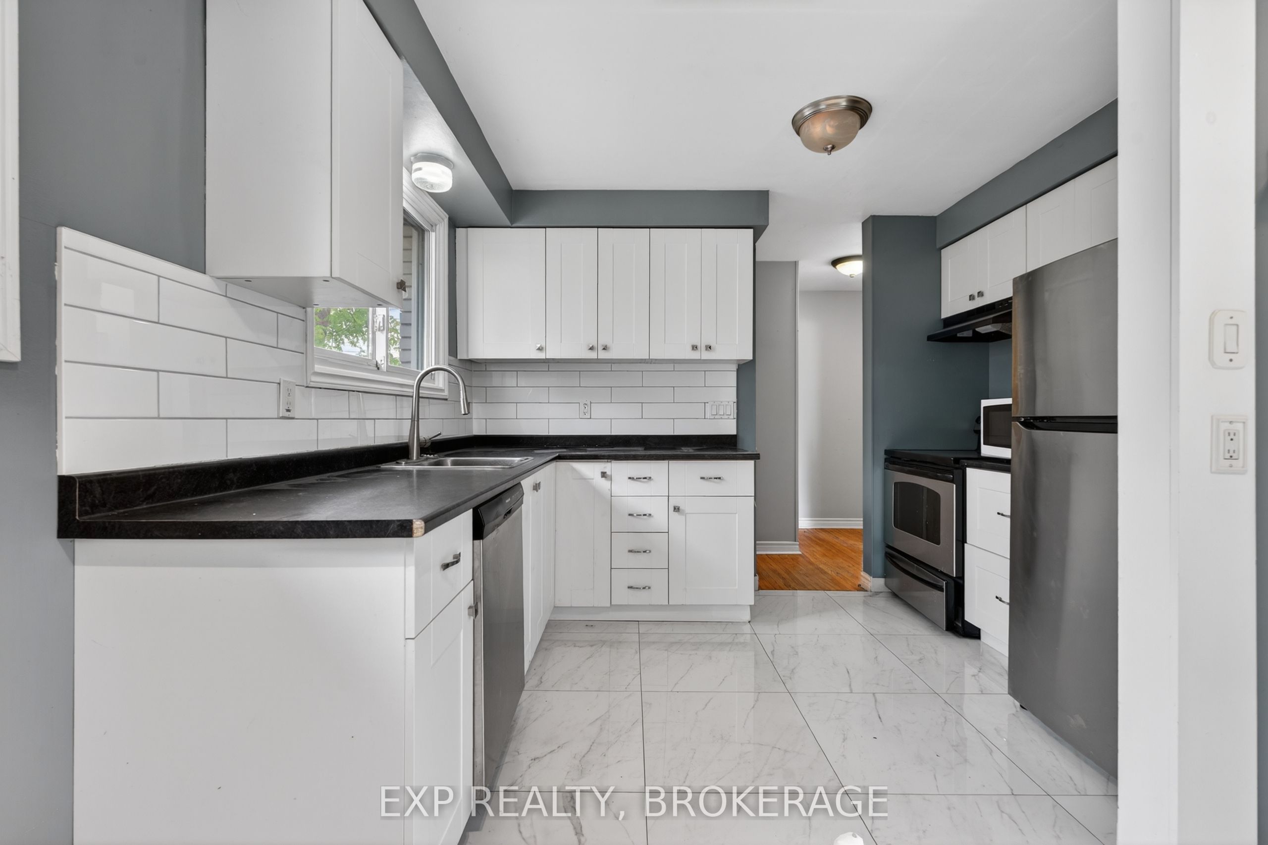 340 Palace Road Property Photo 8