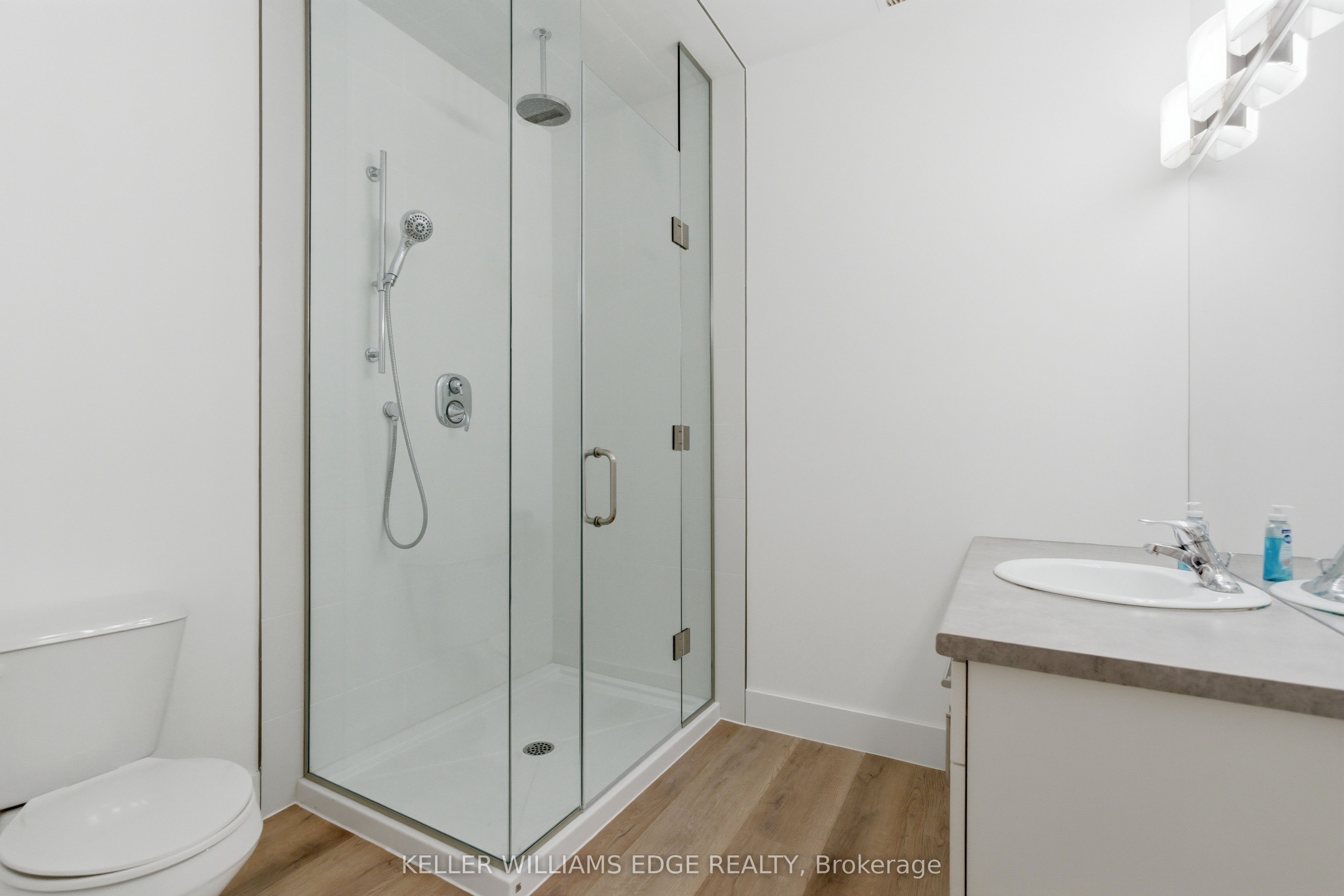 389 Dundas Street Property Photo 11