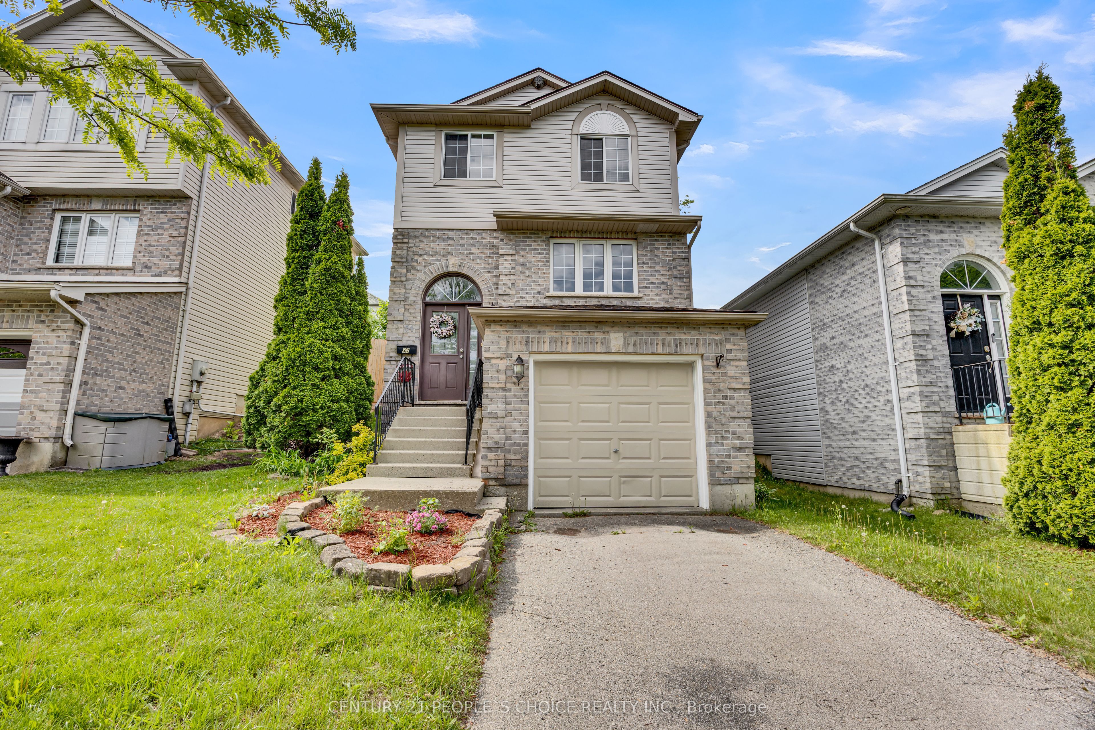 34 Phair Crescent Property Photo 1