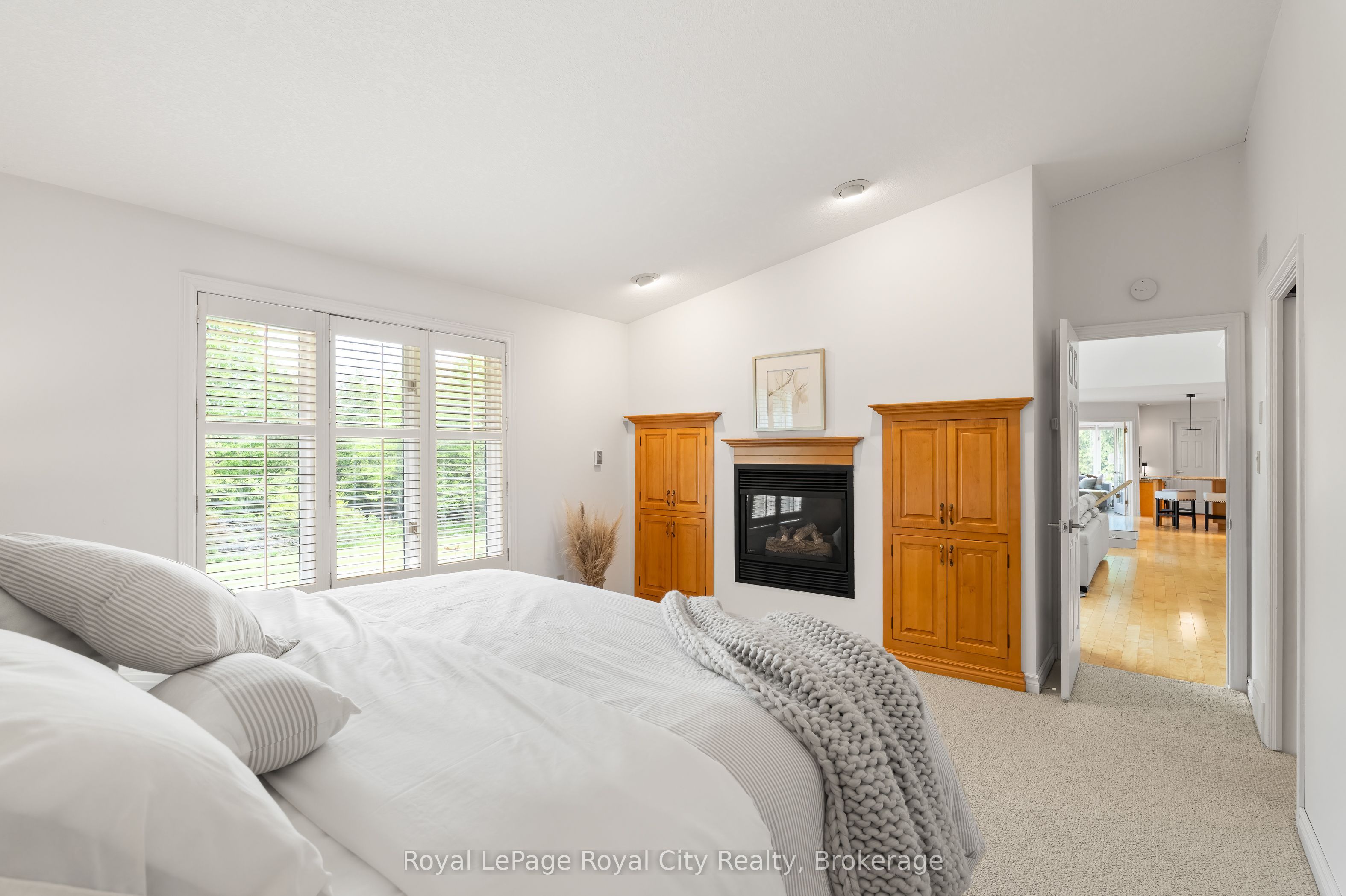 384 South River Road Property Photo 17