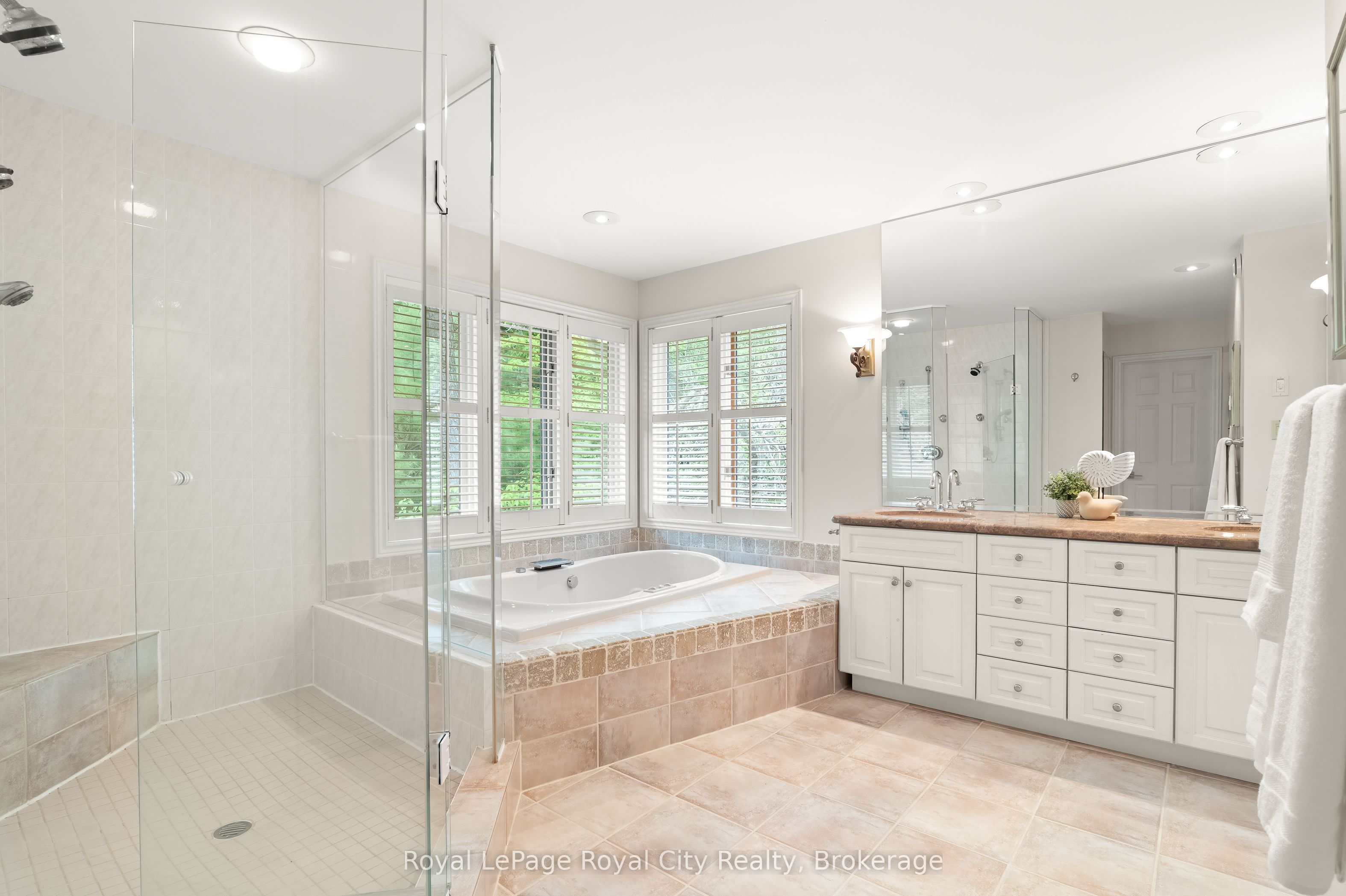 384 South River Road Property Photo 18