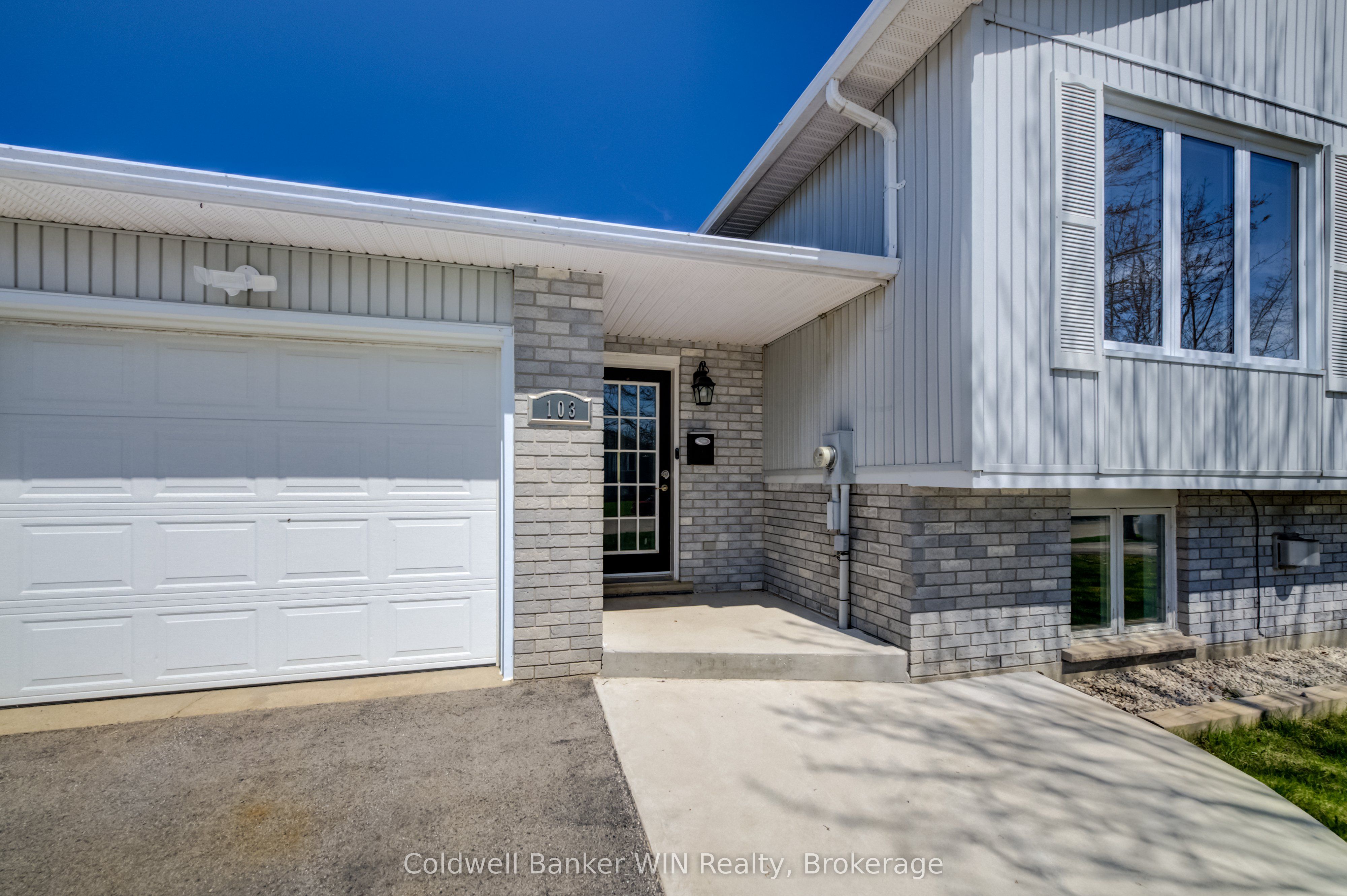 103 Melissa Crescent Property Photo 3