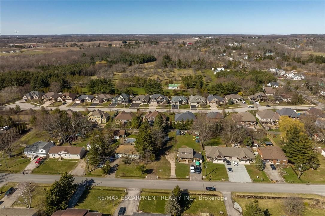 815 Foss Road Property Photo 14
