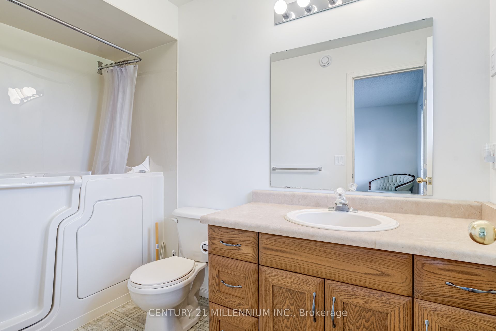 402047 County Rd 15 Property Photo 11
