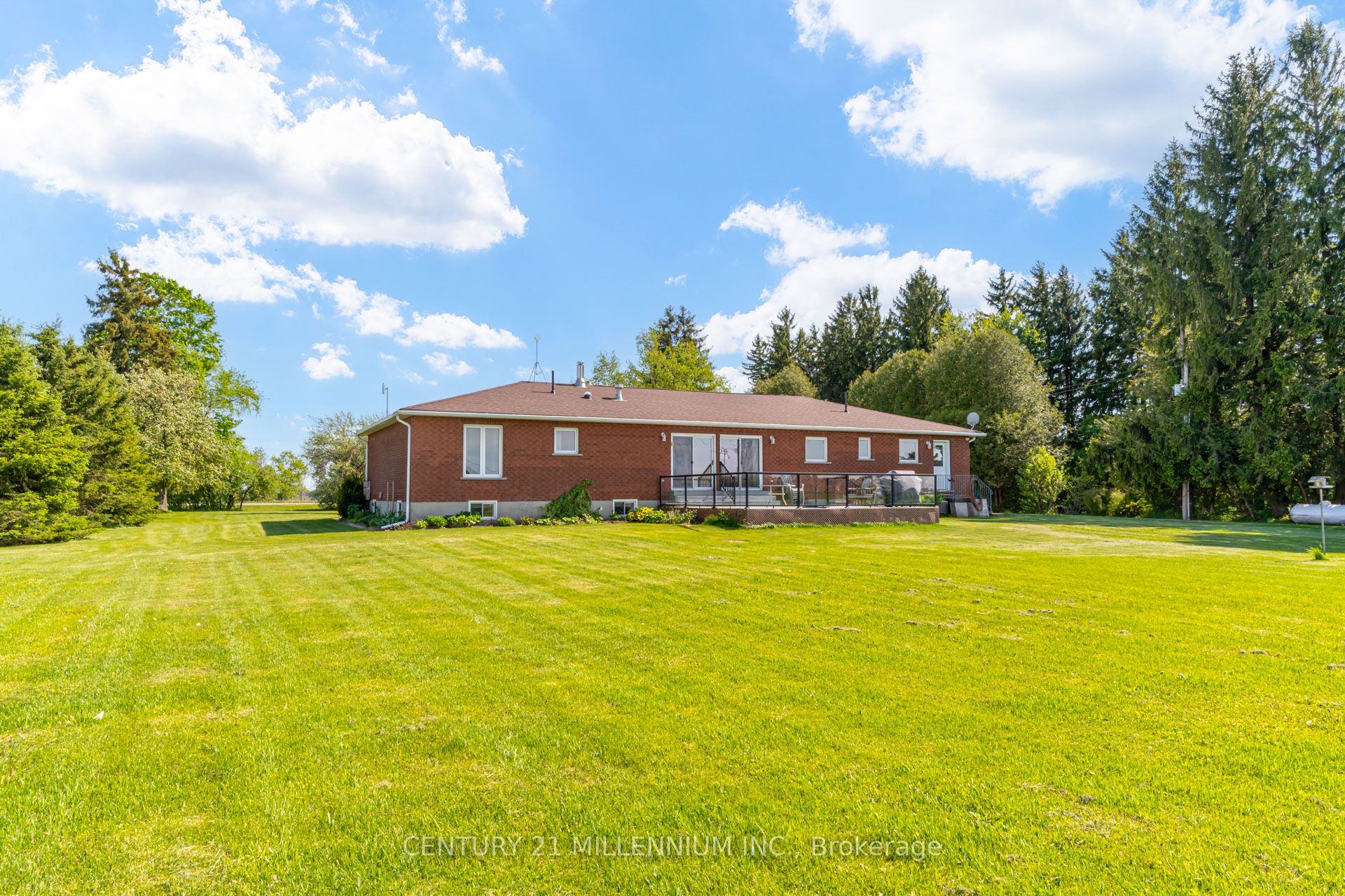 402047 County Rd 15 Property Photo 29