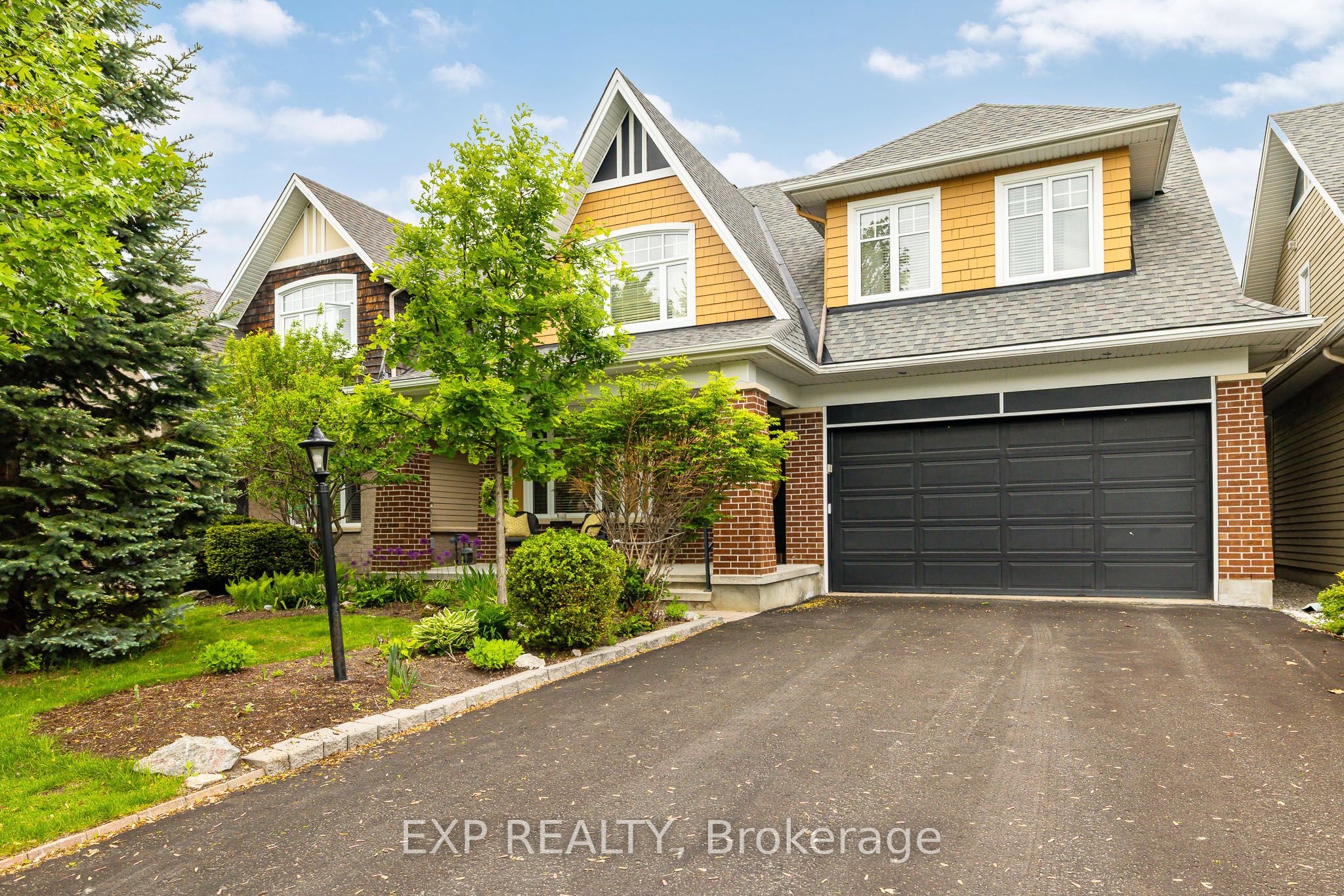 36 Oakbriar Crescent Property Photo 1