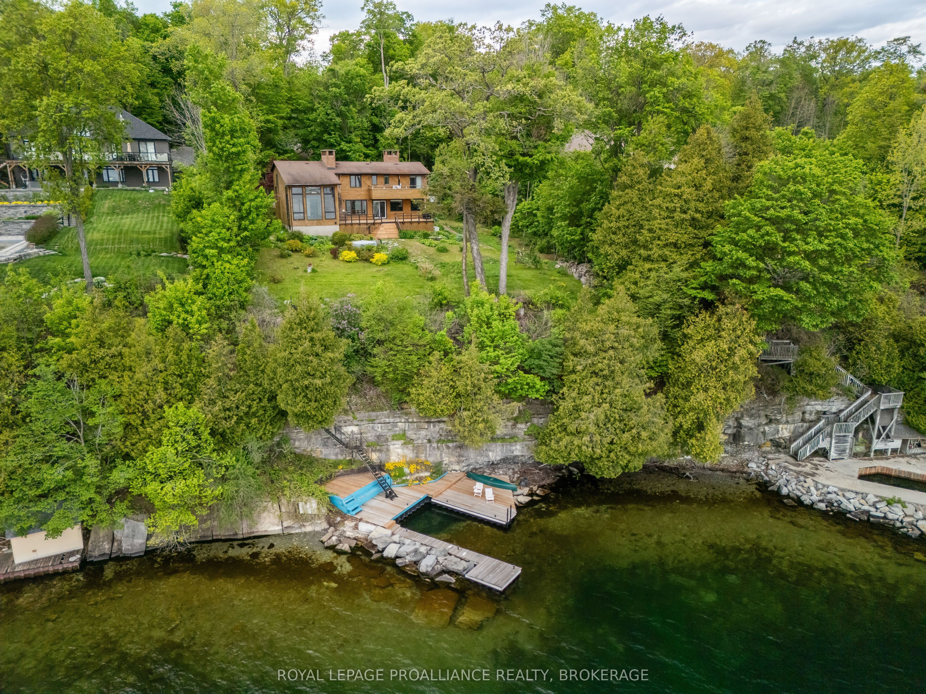 20 Riverside Drive Property Photo 1