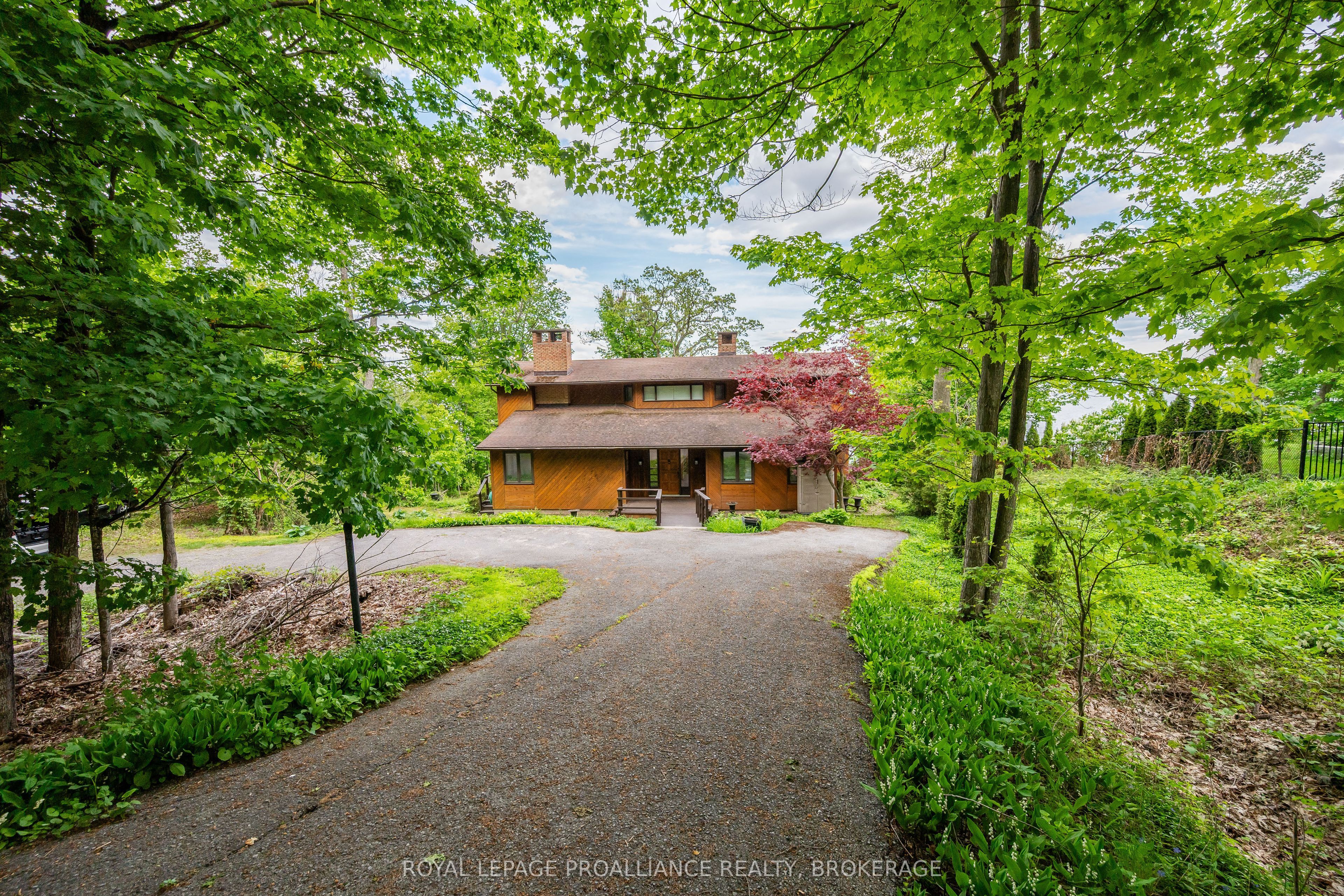 20 Riverside Drive Property Photo 6