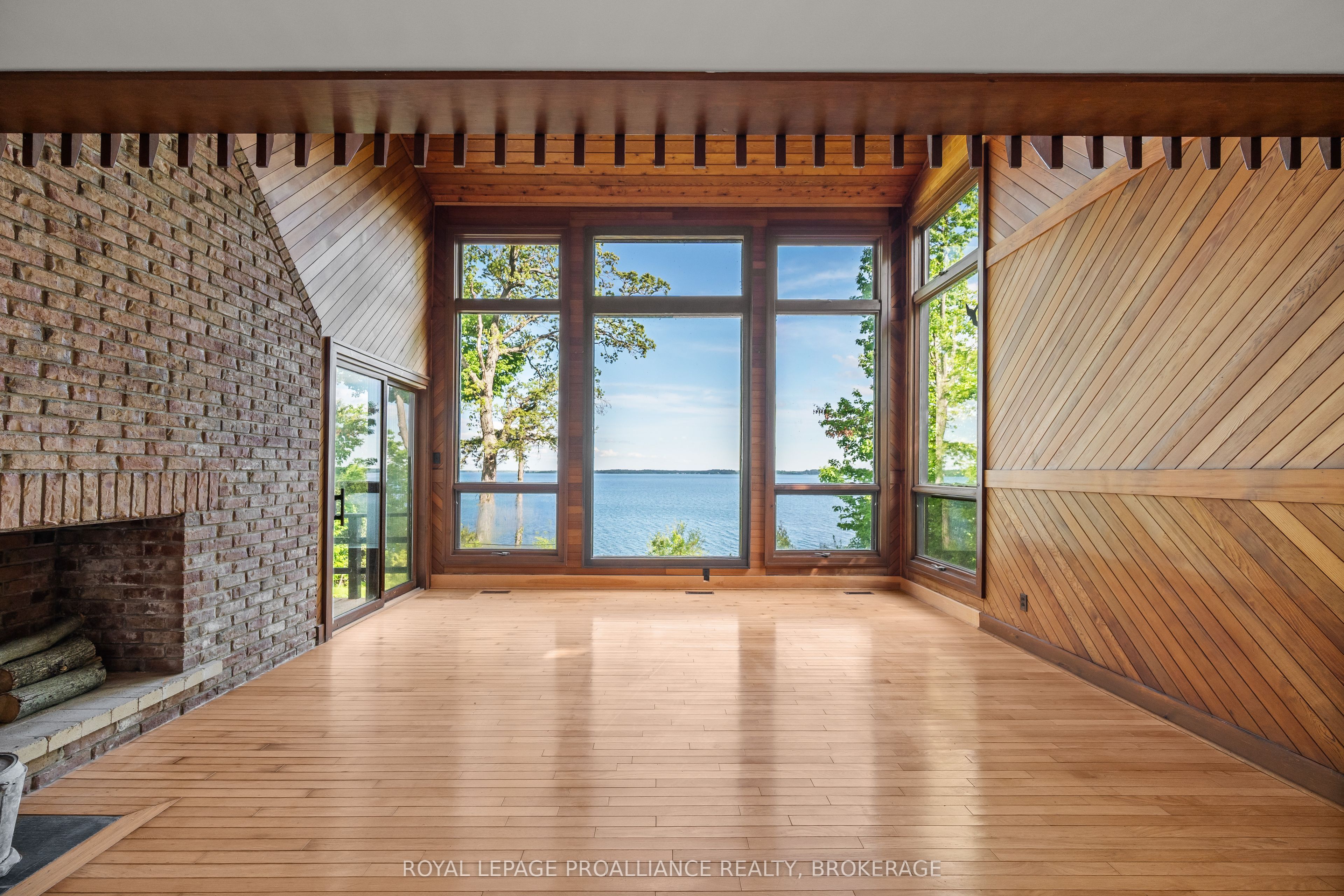 20 Riverside Drive Property Photo 12