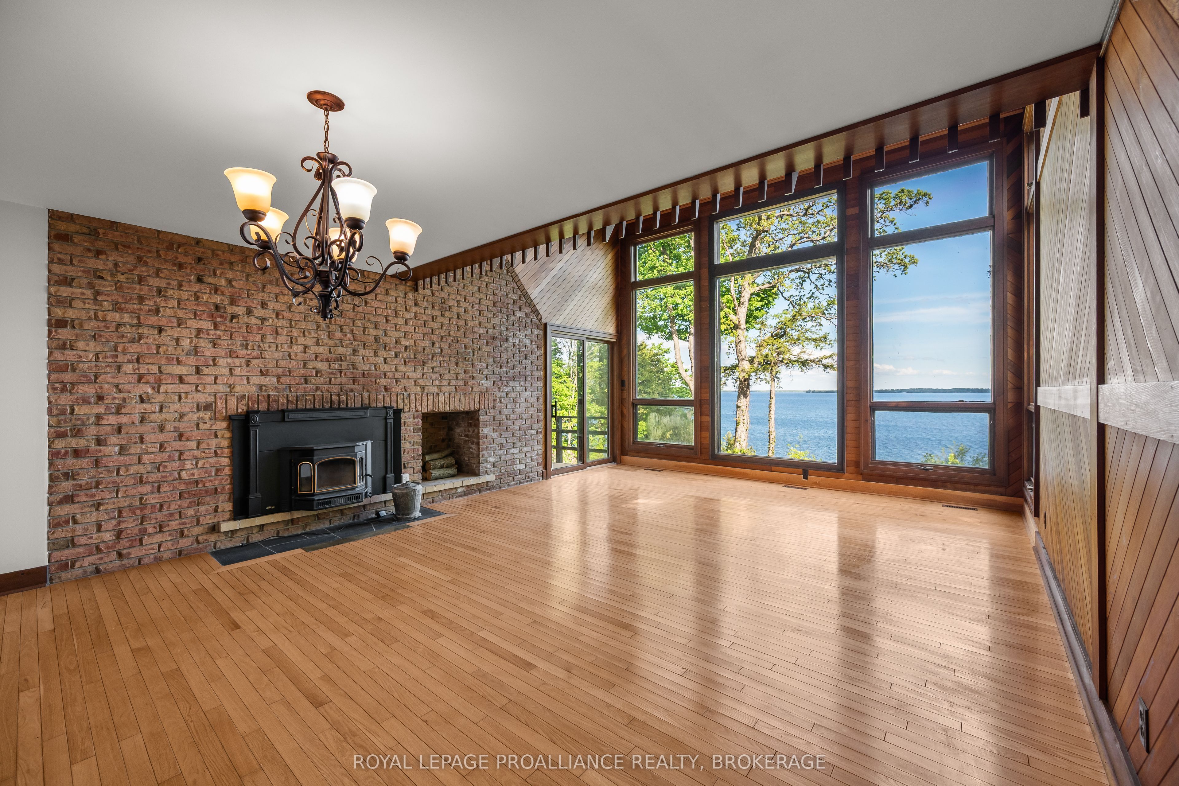 20 Riverside Drive Property Photo 13