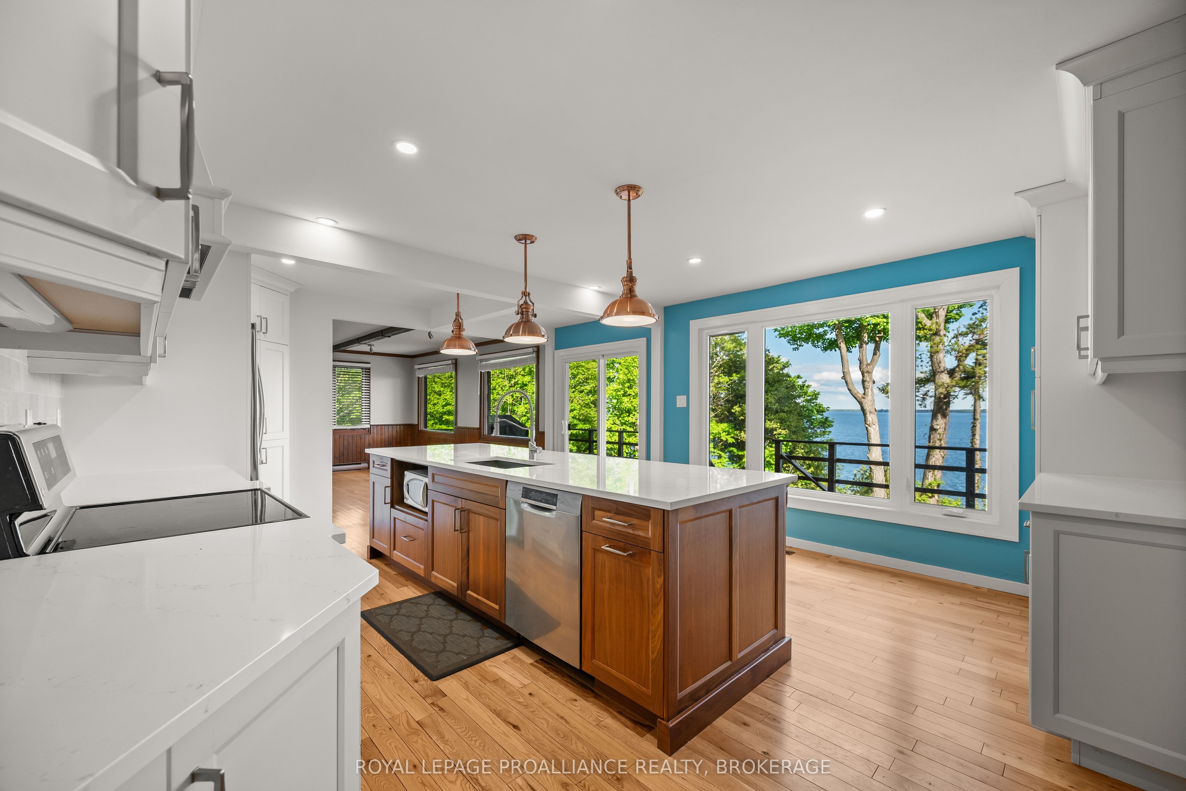 20 Riverside Drive Property Photo 18