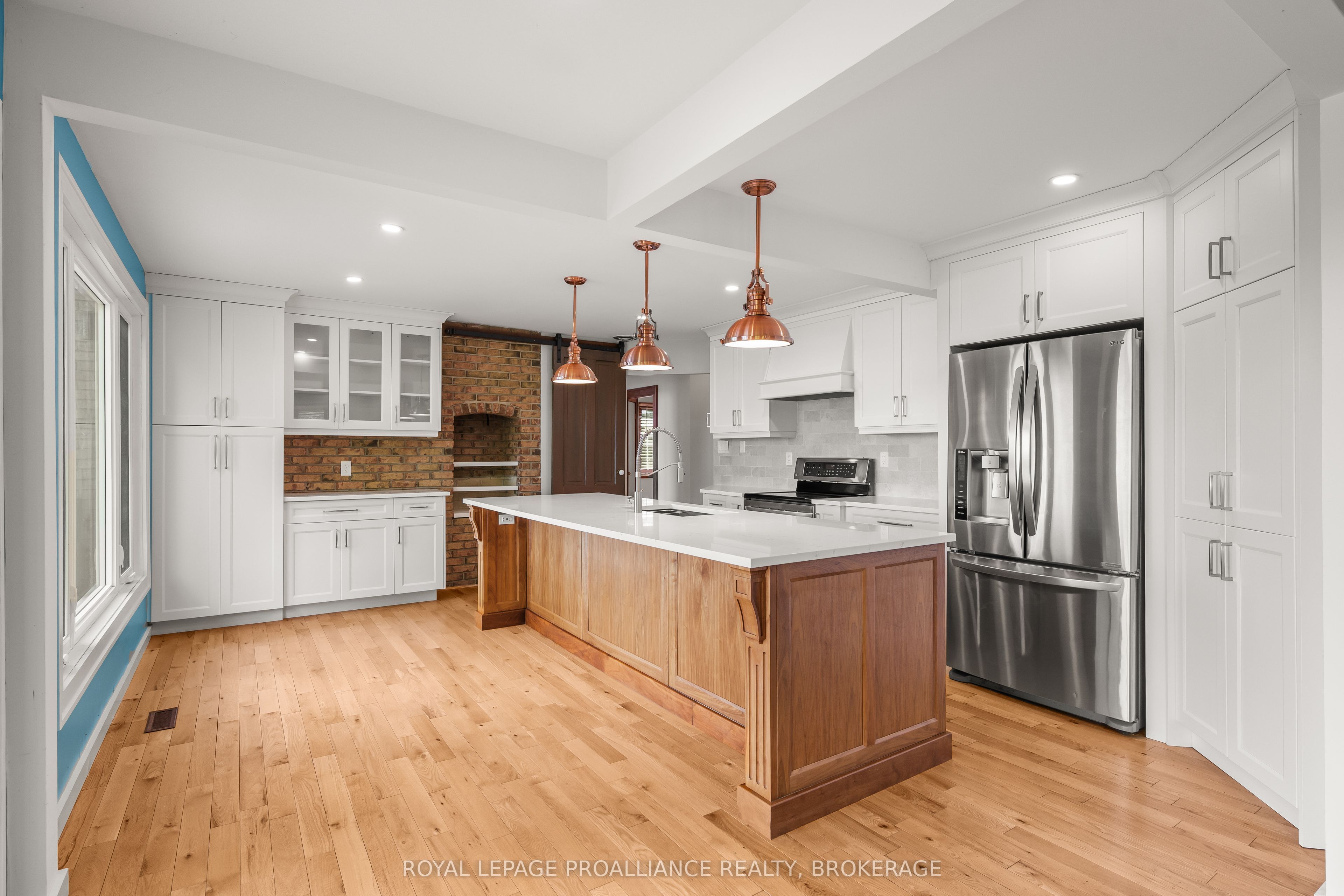 20 Riverside Drive Property Photo 21
