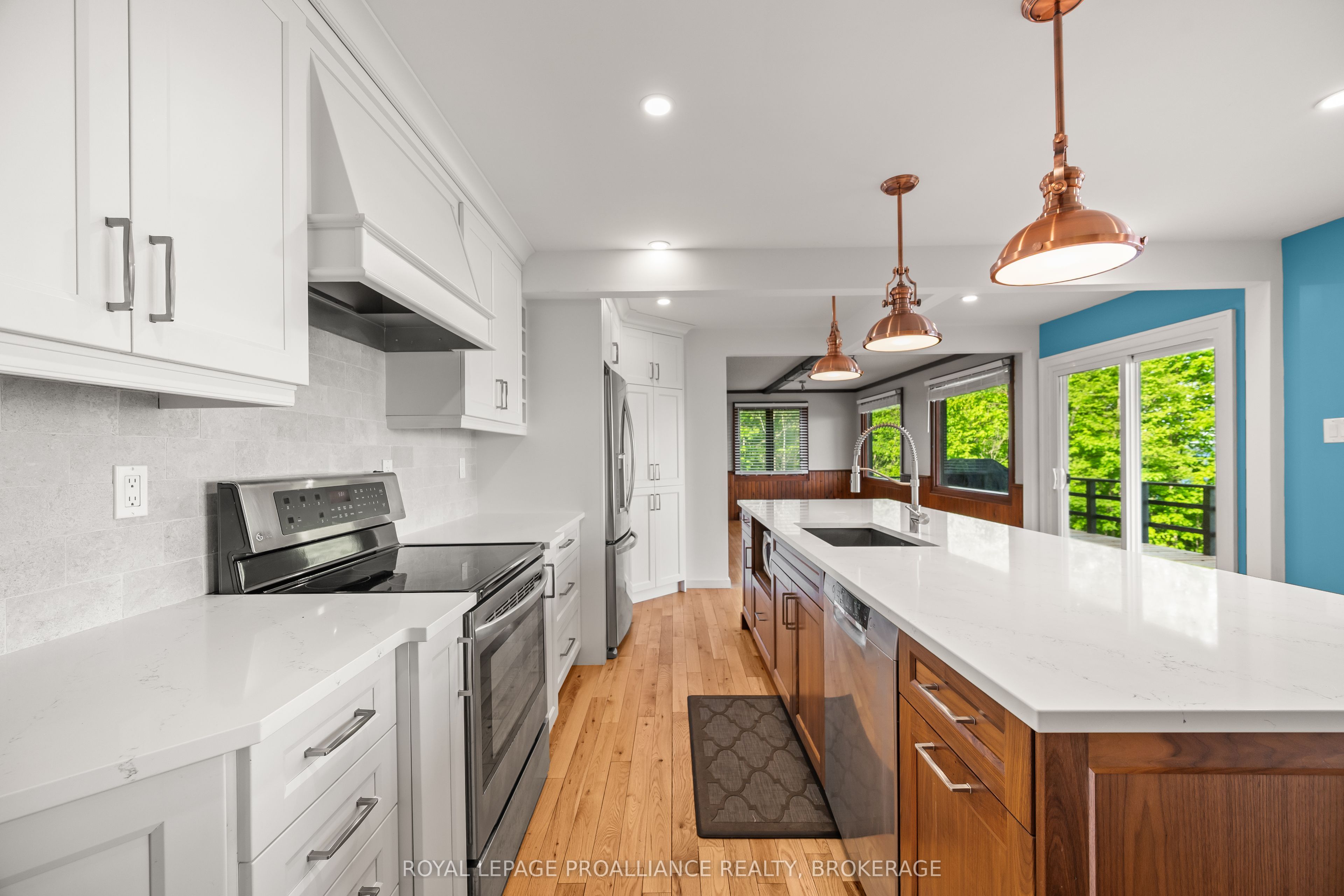 20 Riverside Drive Property Photo 22