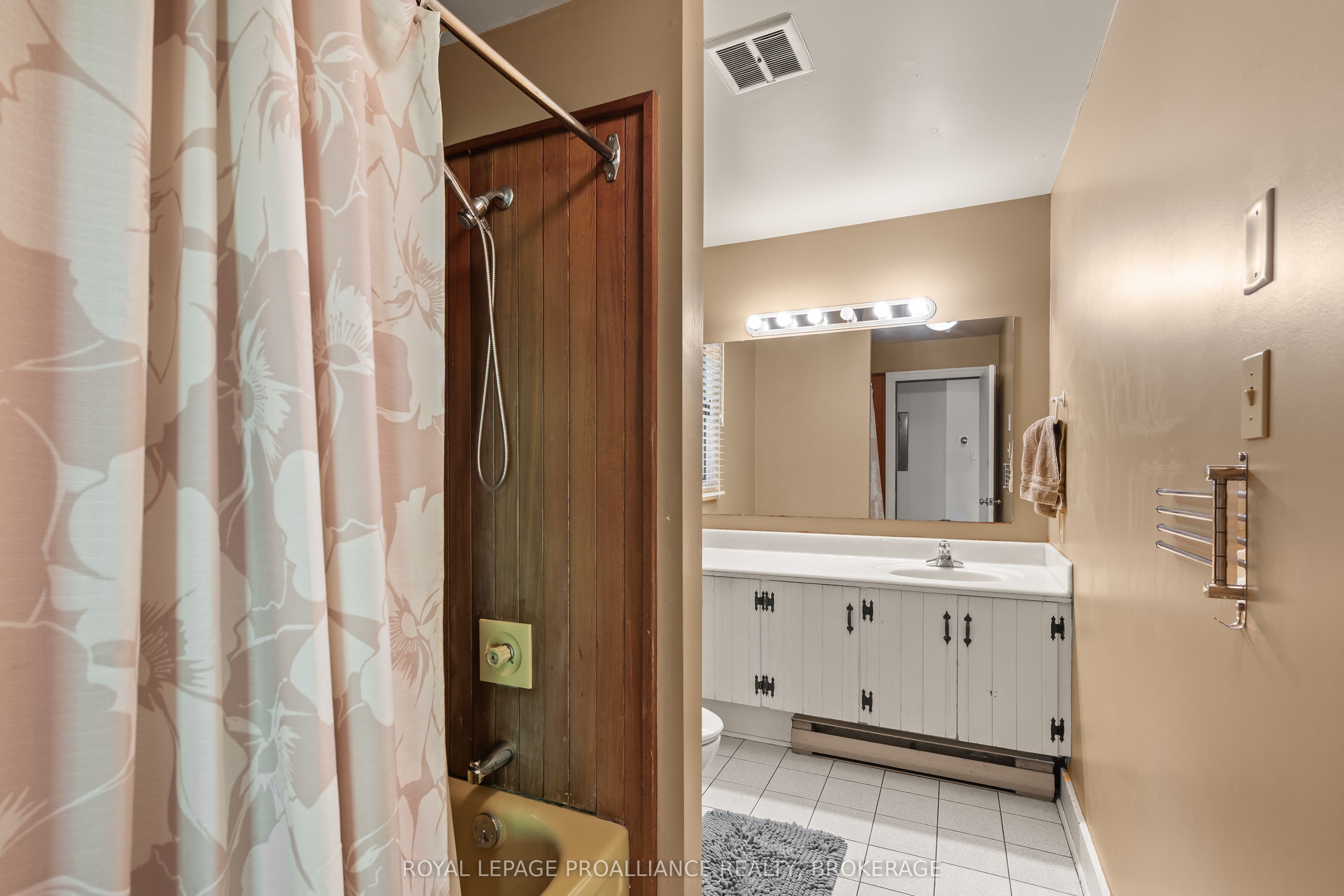 20 Riverside Drive Property Photo 25